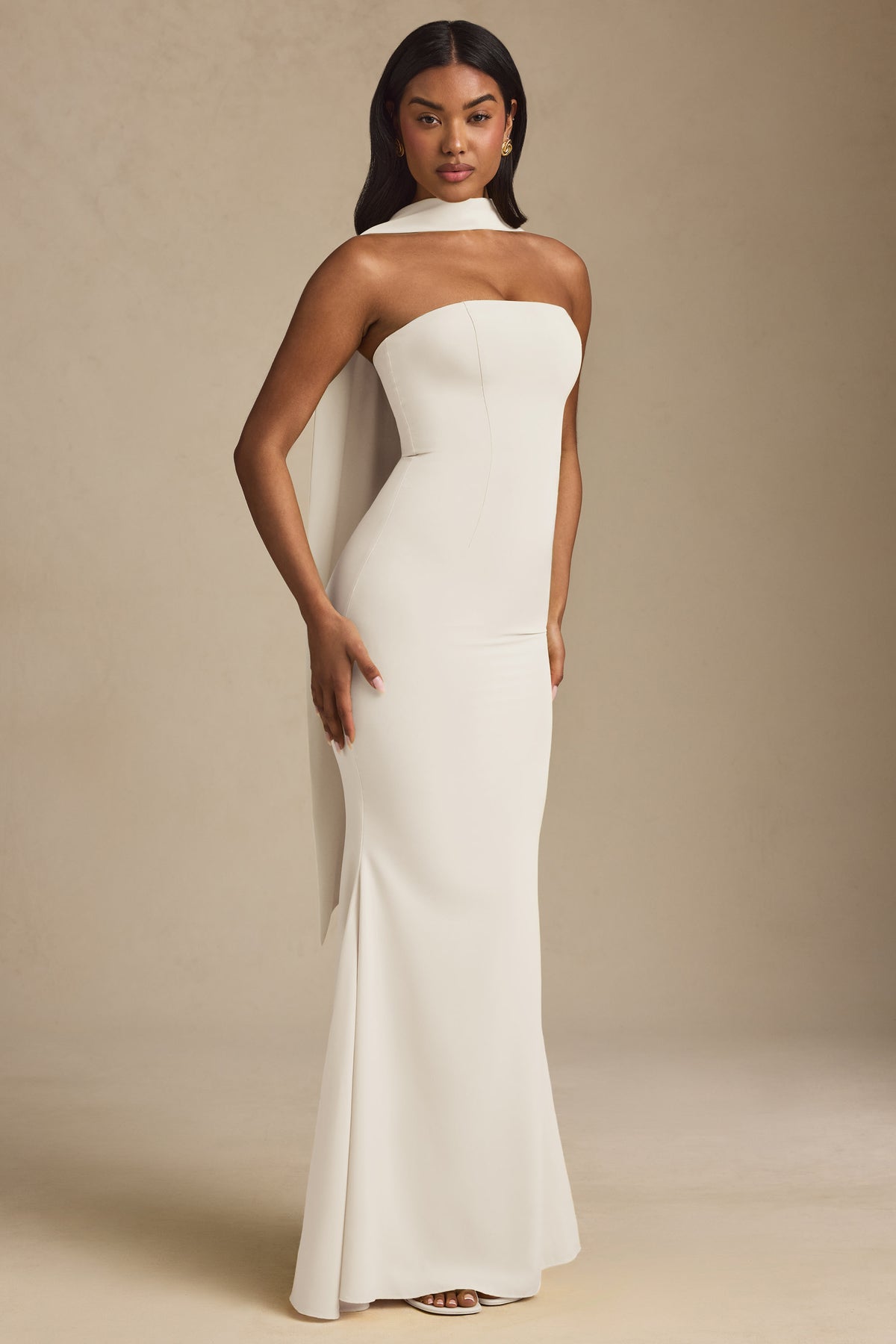 ⁣⁢Trägerloses Kleid mit Schal-Detail in Ivory⁤⁣