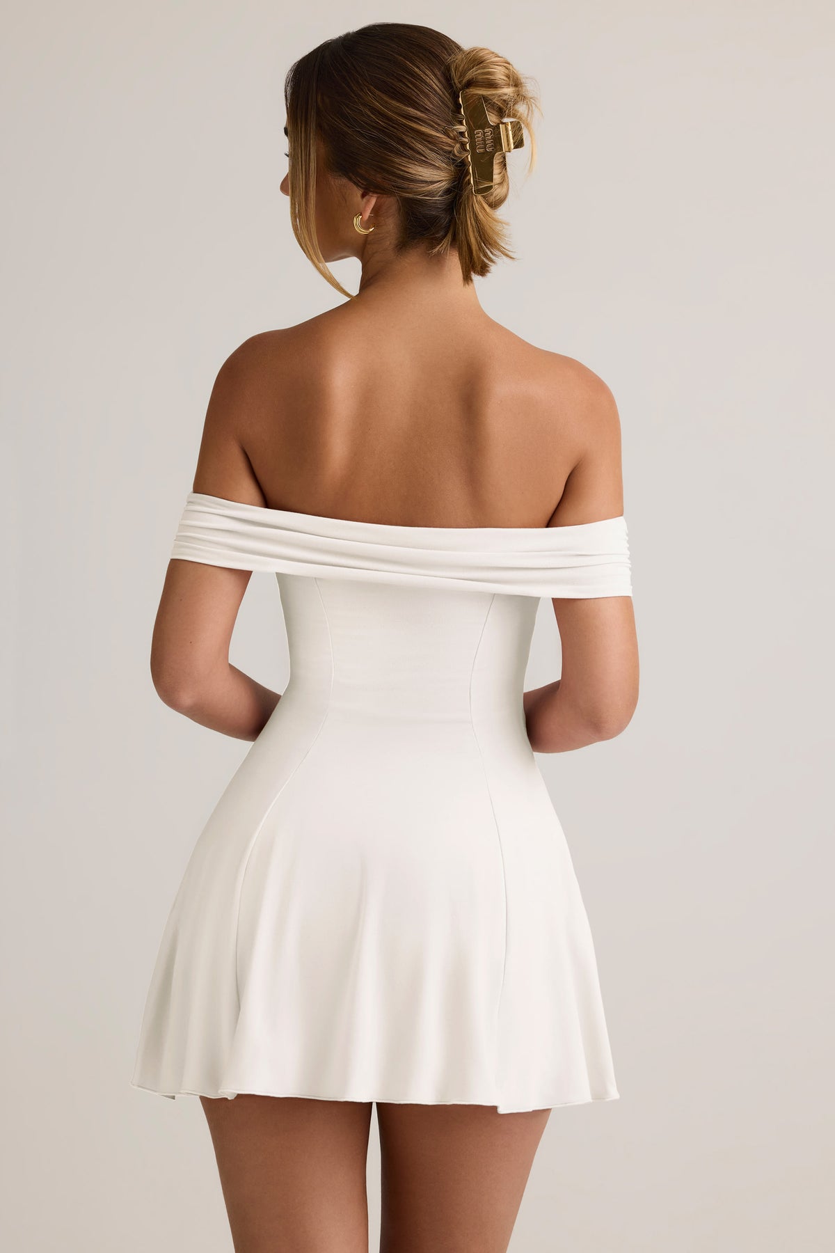 ⁣⁢Off-Shoulder-Modal-A-Linien-Minikleid in Weiß⁤⁣