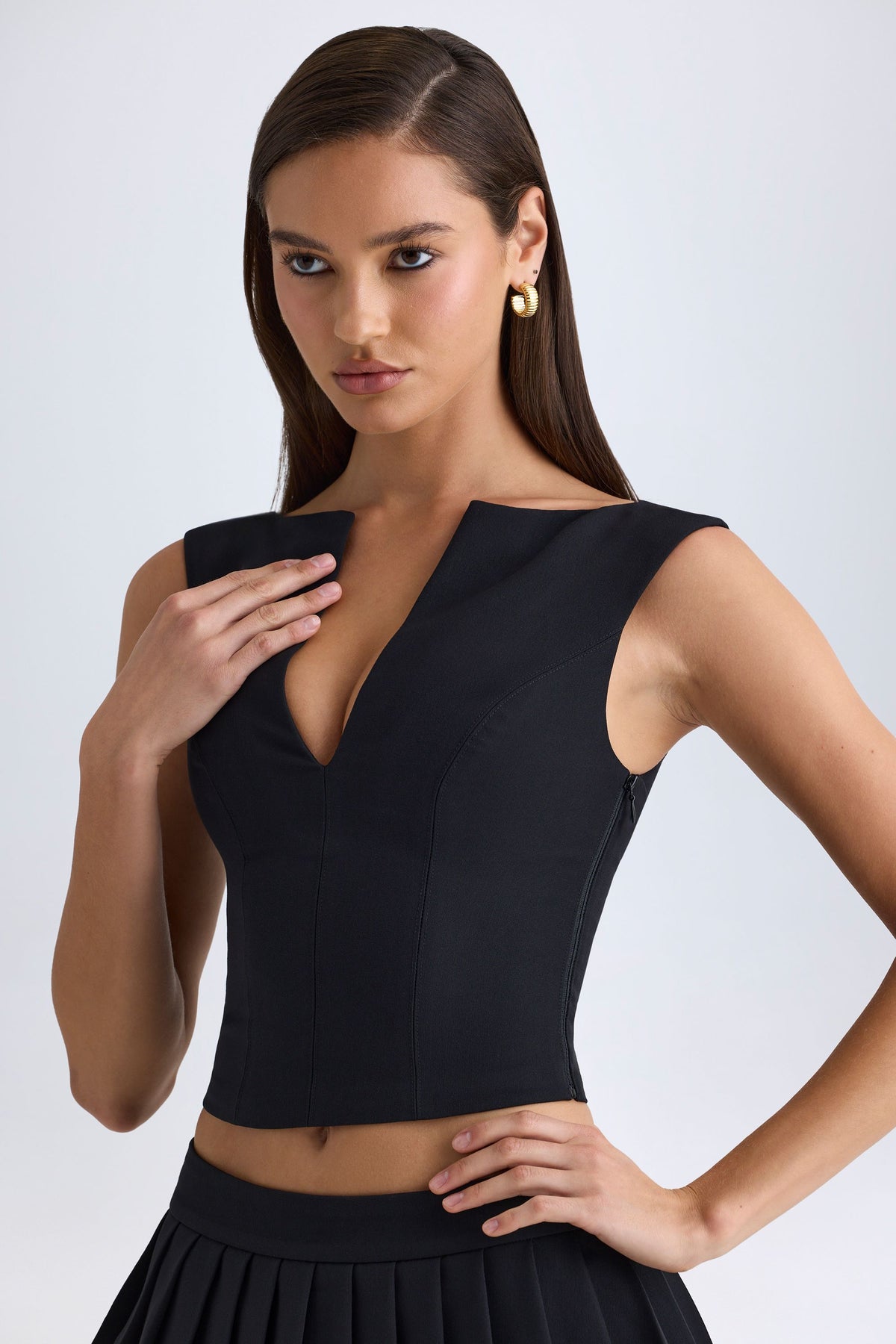 ⁣⁢Strukturiertes Crop-Top mit V-Ausschnitt in Schwarz⁤⁣