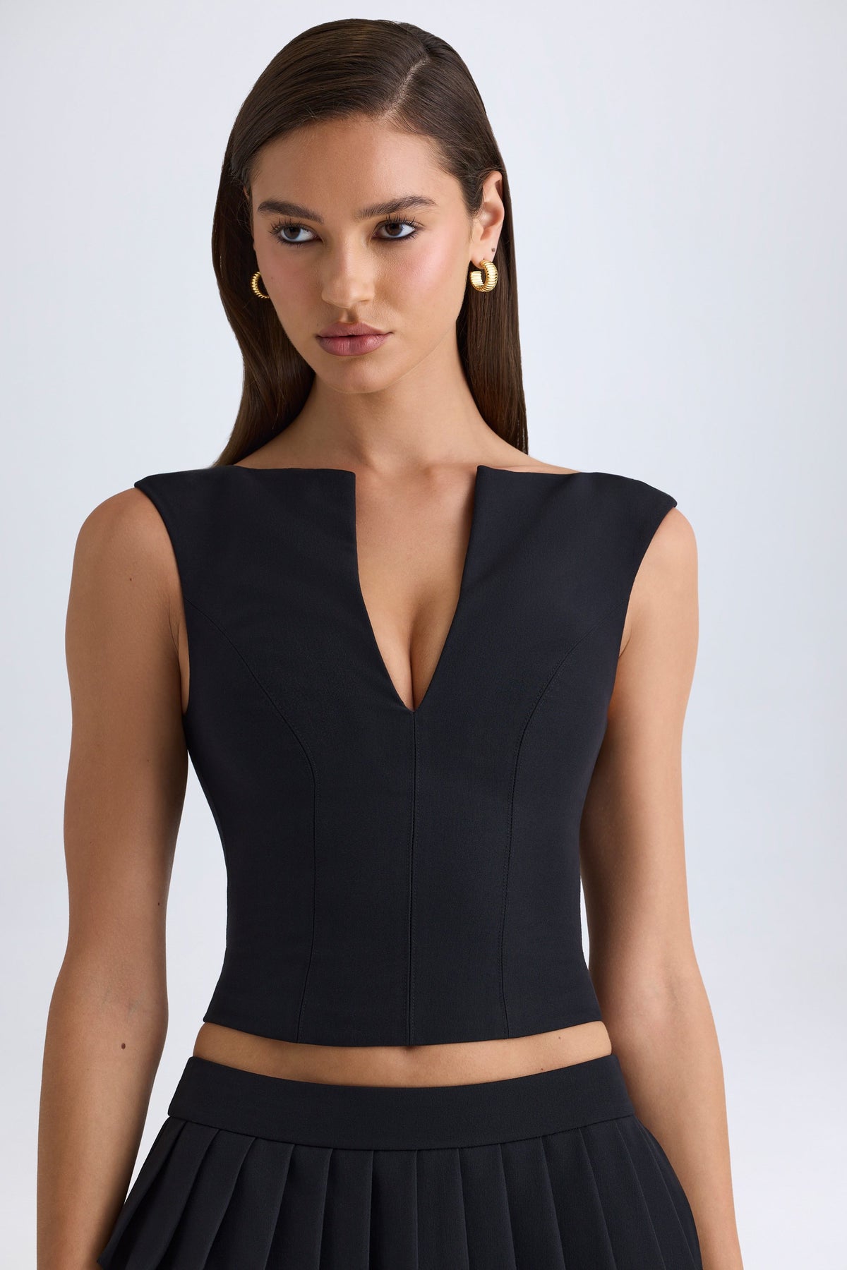 ⁣⁢Strukturiertes Crop-Top mit V-Ausschnitt in Schwarz⁤⁣