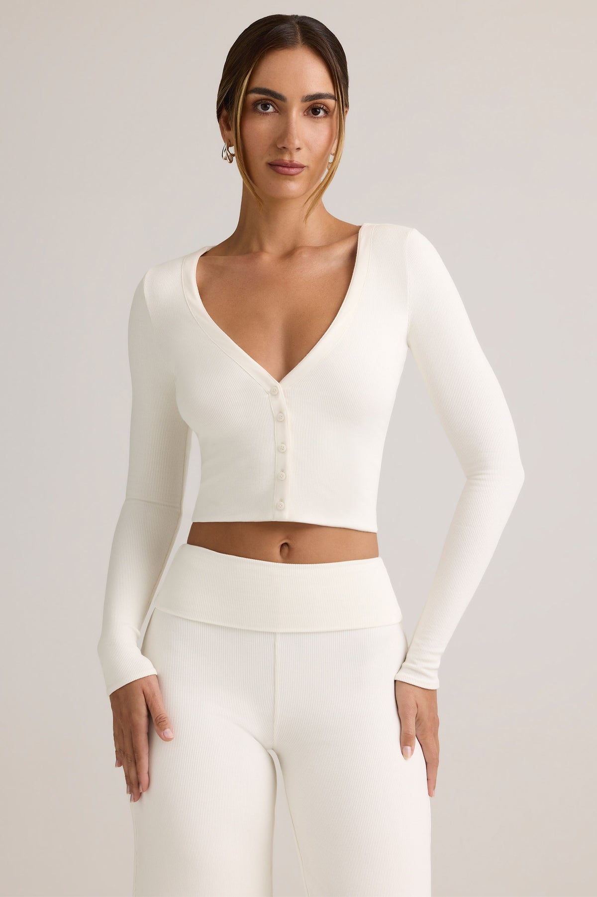 ⁣⁢Modal Rippstrick Cropped-Cardigan in Weiß⁤⁣
