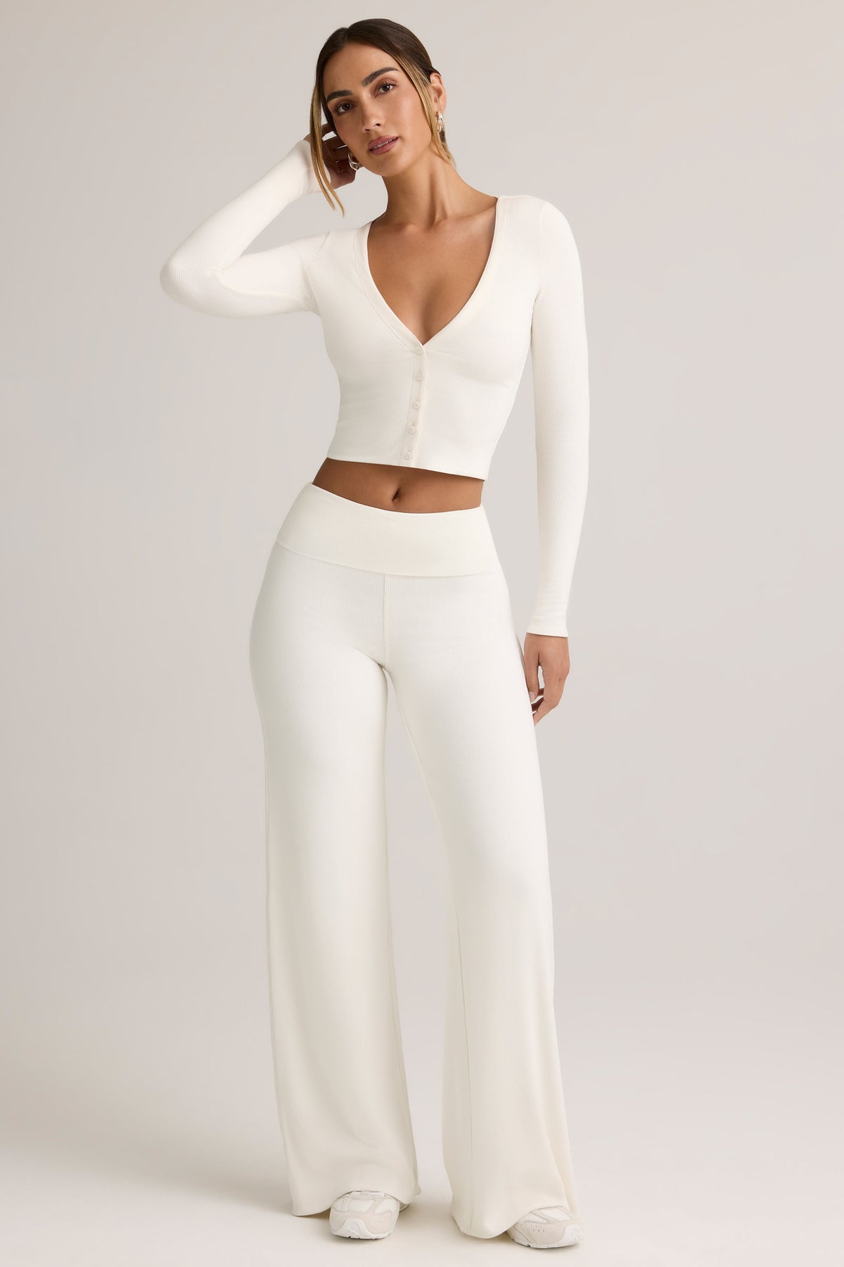 ⁣⁢Modal Rippstrick Cropped-Cardigan in Weiß⁤⁣