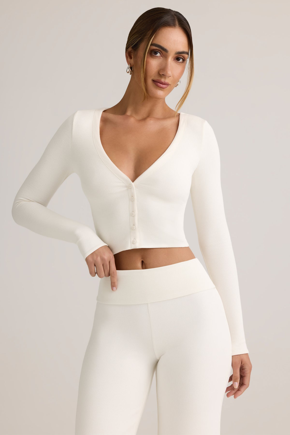 ⁣⁢Modal Rippstrick Cropped-Cardigan in Weiß⁤⁣