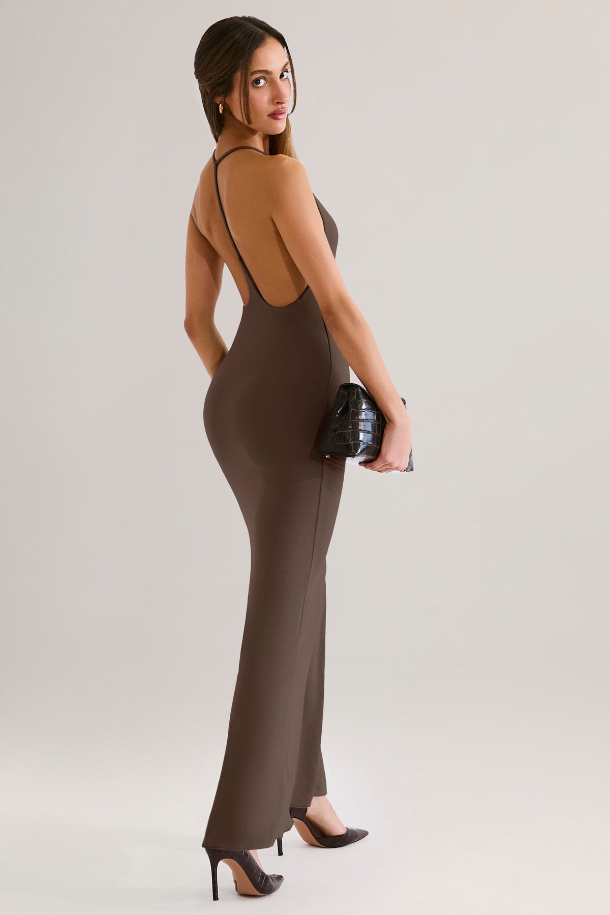 ⁣⁢Modal-Maxikleid mit tiefem Rückenausschnitt in Chocolate Brown⁤⁣