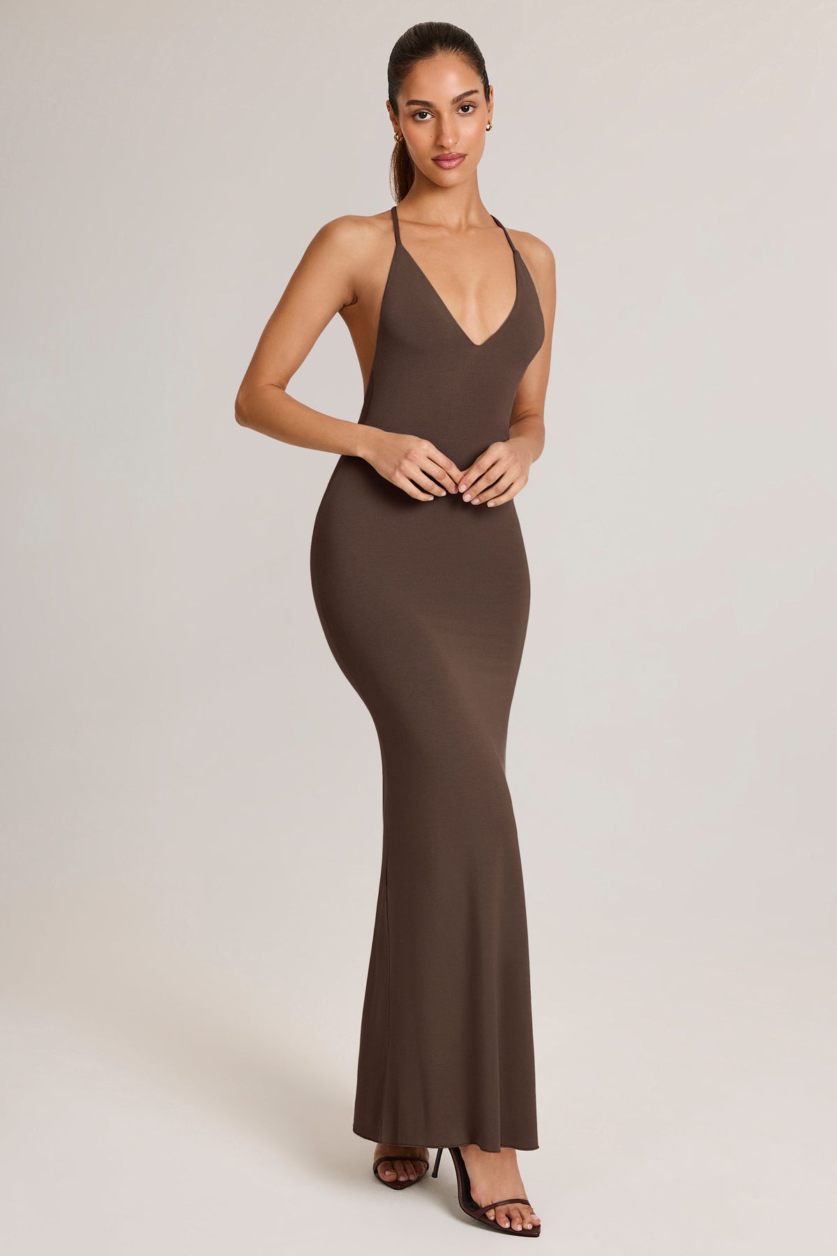 ⁣⁢Modal-Maxikleid mit tiefem Rückenausschnitt in Chocolate Brown⁤⁣