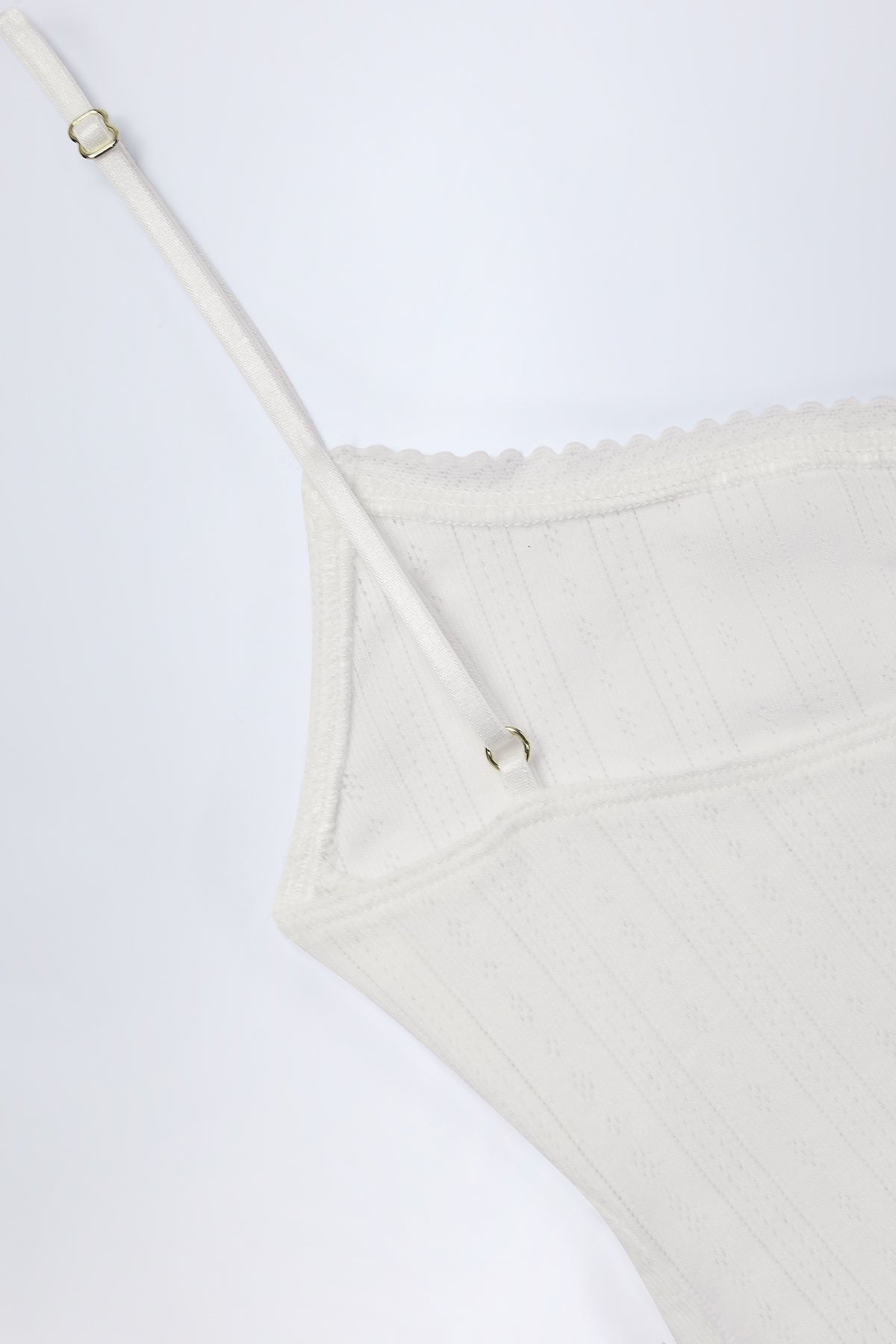 ⁣⁢Pointelle gerafftes Camisole-Crop-Top in Weiß⁤⁣