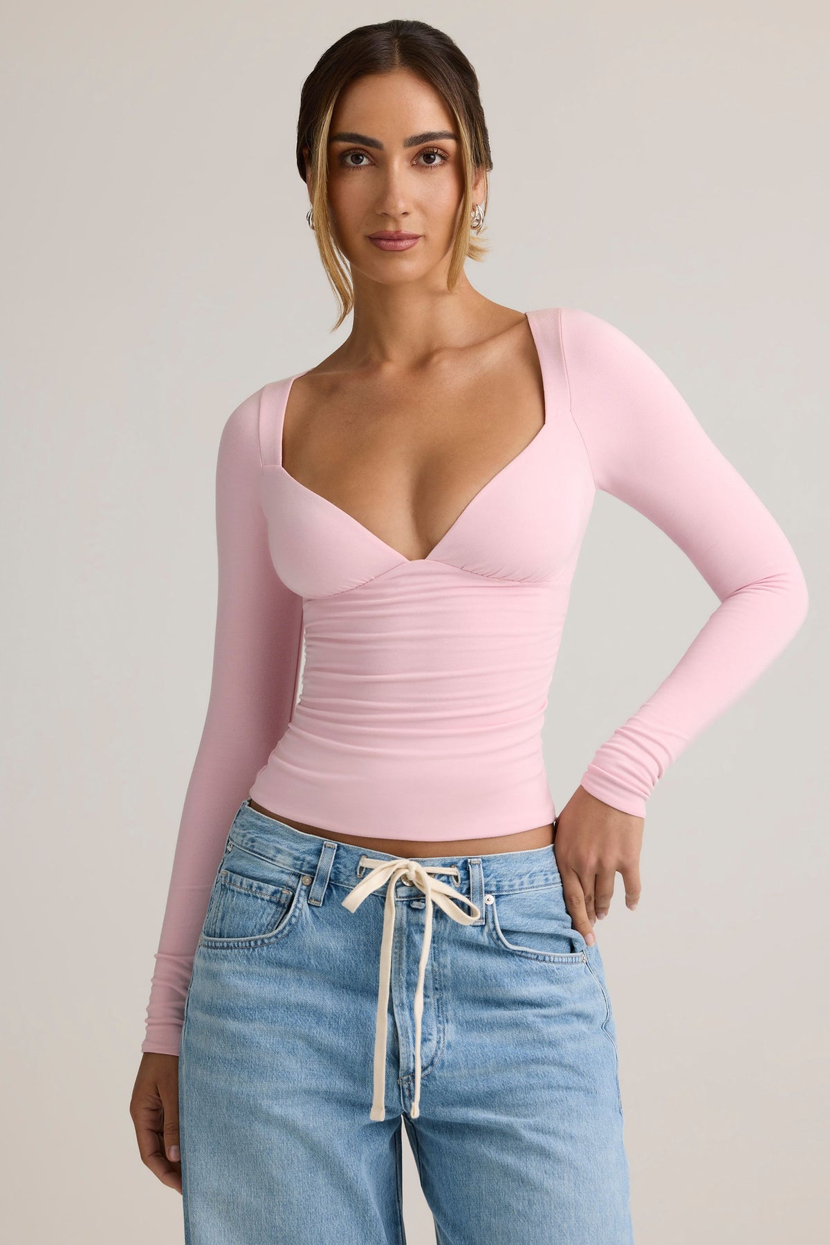 ⁣⁢Modal-Oberteil mit Raffung und langen Ärmeln in Candyfloss Pink⁤⁣ - 1