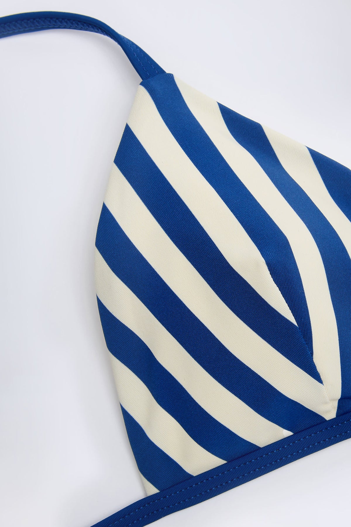 ⁣⁢Triangel-Bikinioberteil in Marineblau⁤⁣