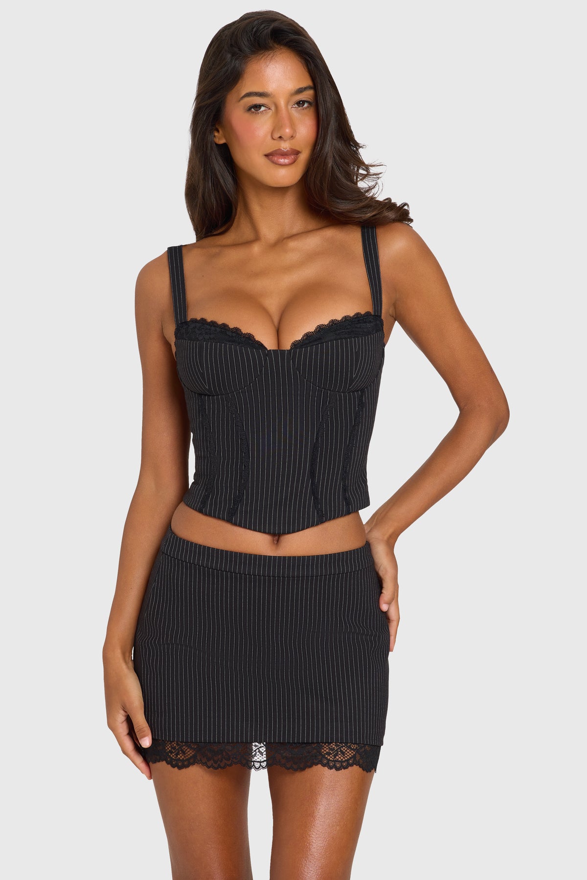 ⁣⁢Ponte Korsett-Crop-Top mit Spitzenbesatz und Nadelstreifen in Schwarz⁤⁣ - 1