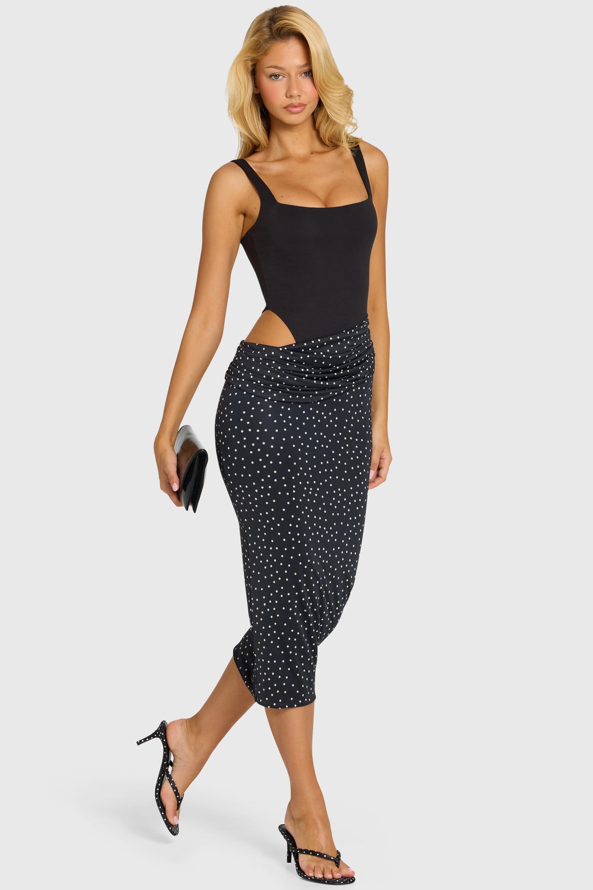 ⁣⁢Bodice Draped Midi Kleid in Black⁤⁣ - 1