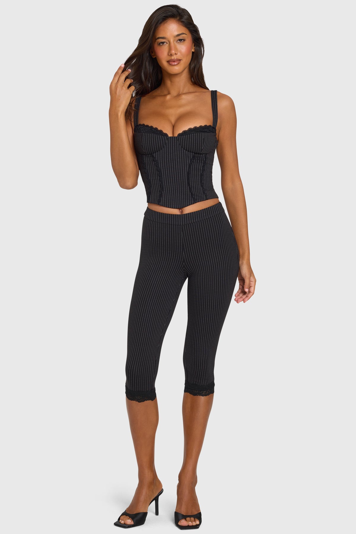 ⁣⁢Ponte Capri-Leggings in schwarzem Nadelstreifen⁤⁣ - 1