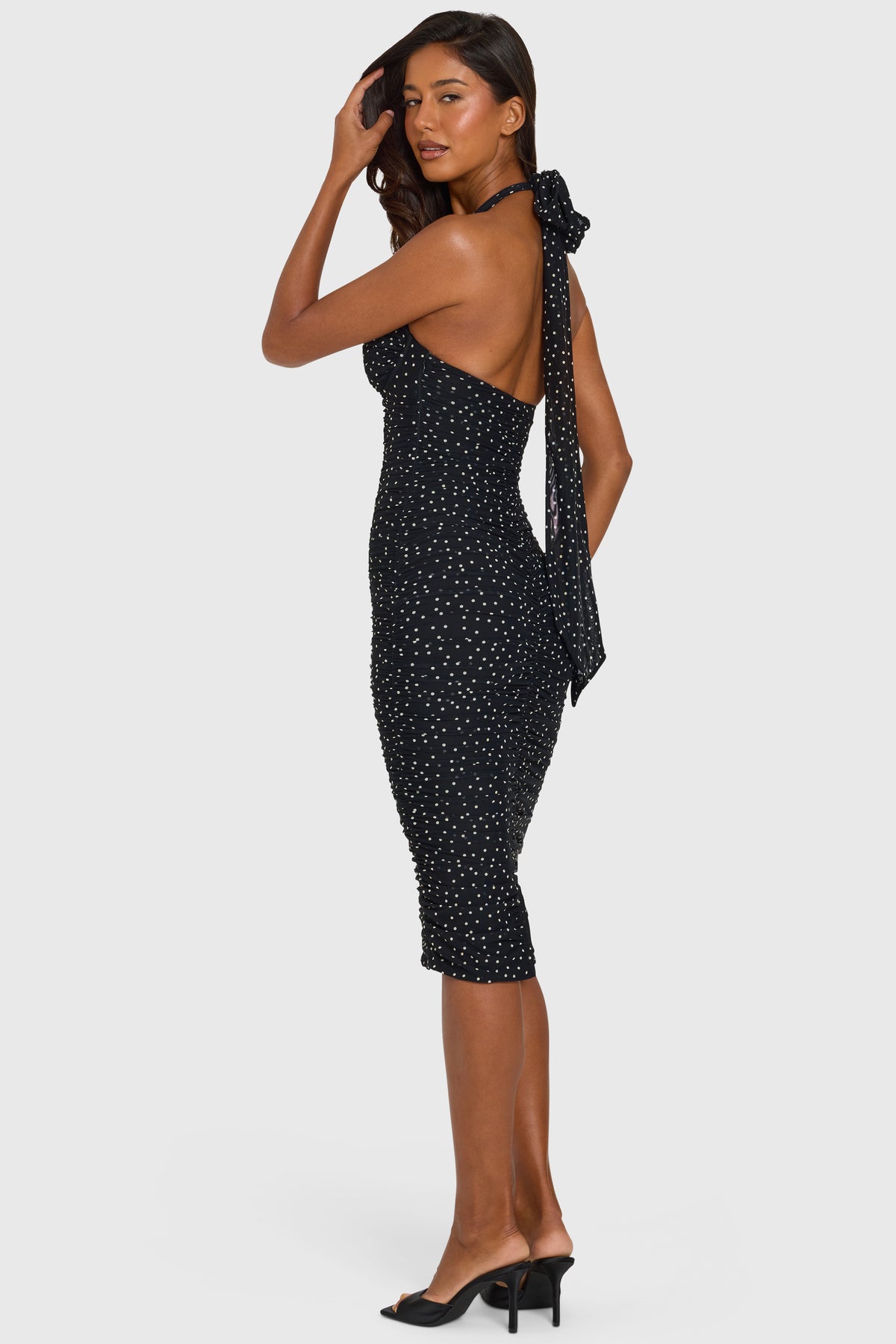 ⁣⁢Neckholder-Midi-Kleid mit Bügeln und Polka Dots in Schwarz⁤⁣ - 2