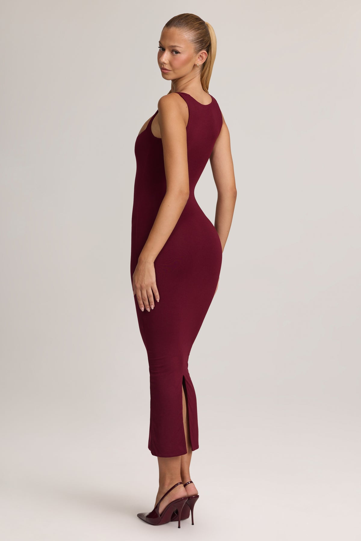 ⁣⁢Modal Bodycon Midikleid in Weinrot⁤⁣