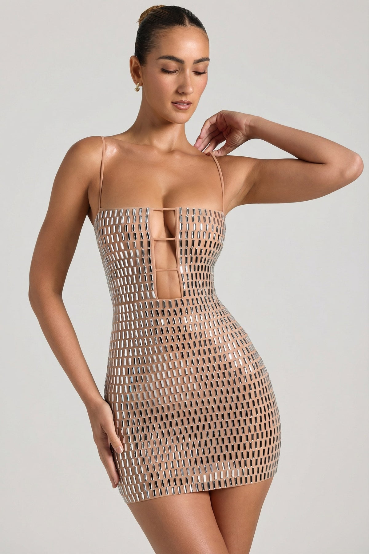 ⁣⁢Verziertes Cut-out-Minikleid in Honig⁤⁣