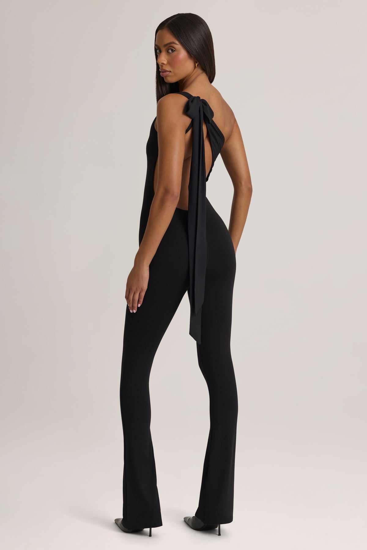 ⁣⁢Modal One-Shoulder-Jumpsuit in Schwarz⁤⁣