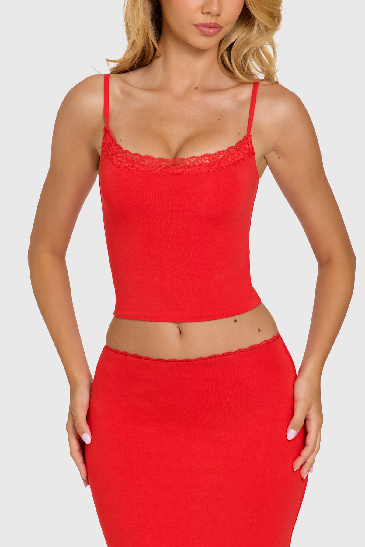 ⁣⁢Modal-Top mit Spitzenbesatz in Cherry⁤⁣ - 2
