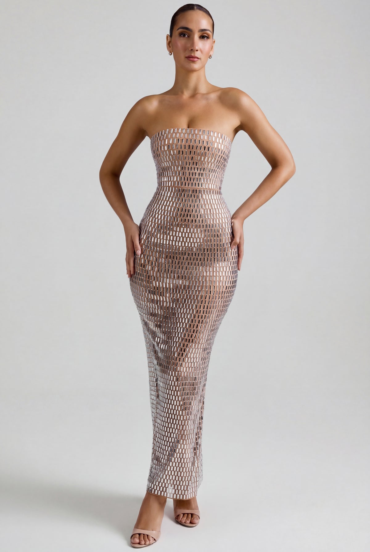 ⁣⁢Verziertes Bandeau-Maxikleid in Almond⁤⁣