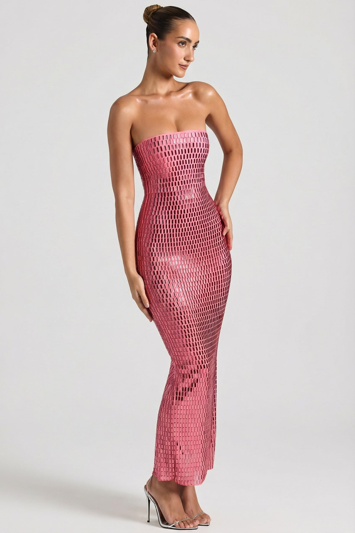 ⁣⁢Verziertes Neckholder-Maxikleid mit Cut-out in Watermelon⁤⁣