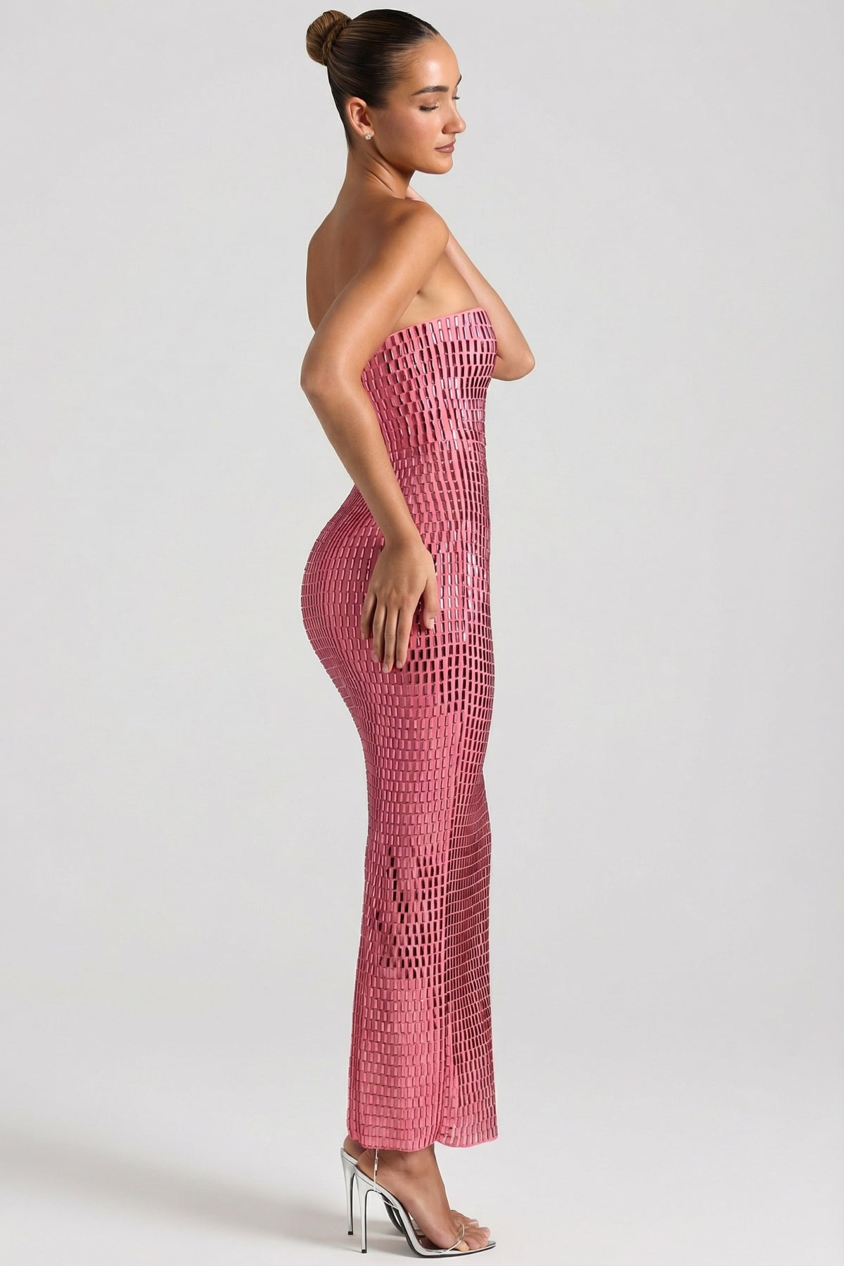 ⁣⁢Verziertes Neckholder-Maxikleid mit Cut-out in Watermelon⁤⁣