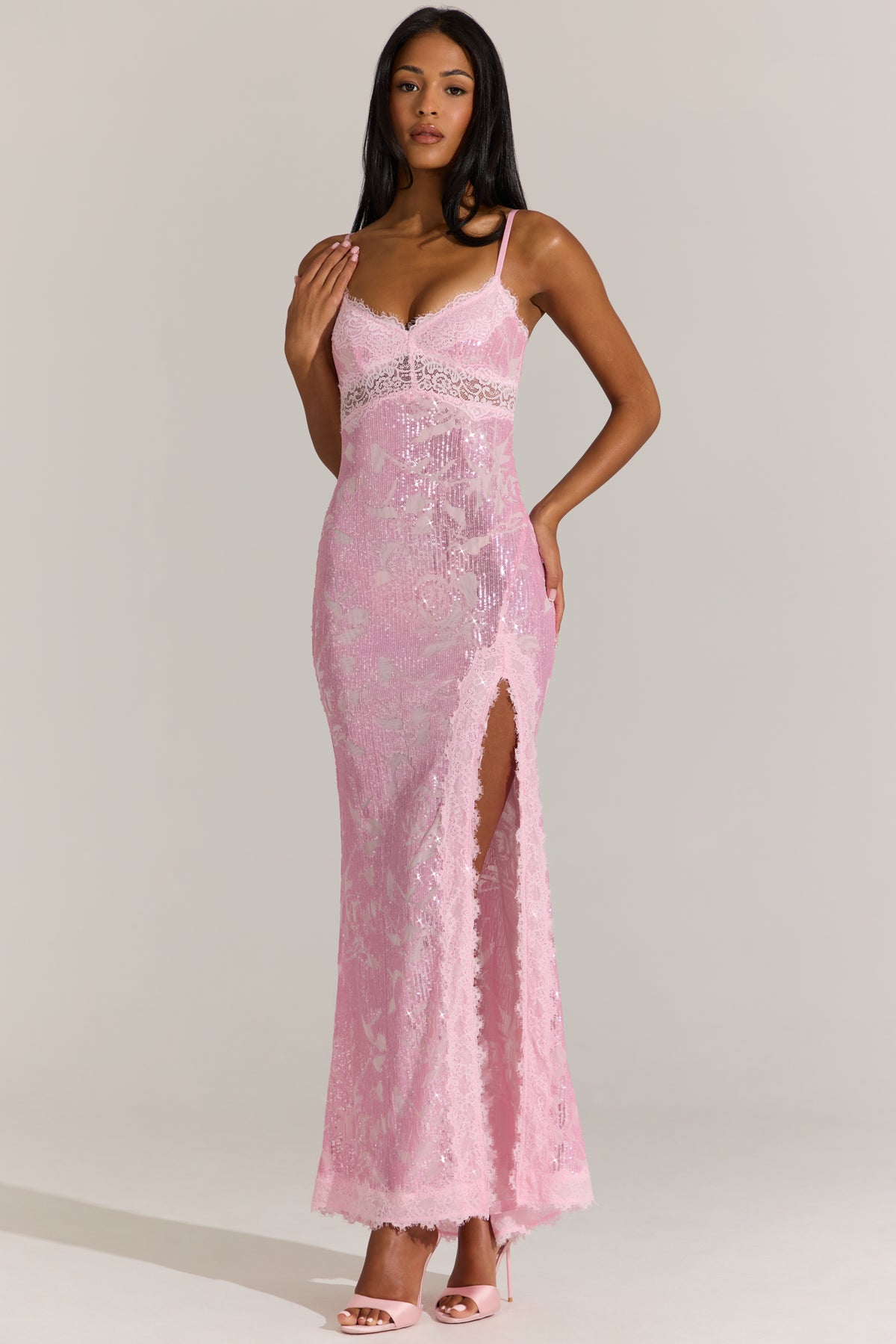 ⁣⁢Maxikleid mit Spitzenbesatz und Verzierungen in Blossom Pink⁤⁣ - 1