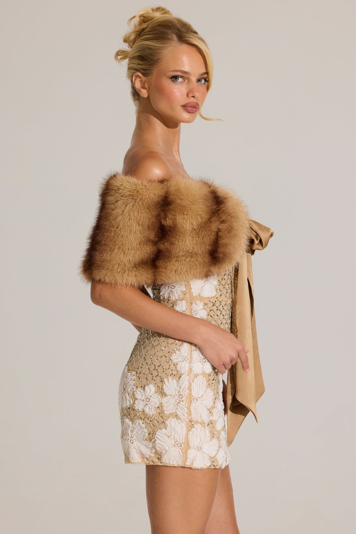 ⁣⁢Pelz-Schleifen-Stola in Mink⁤⁣
