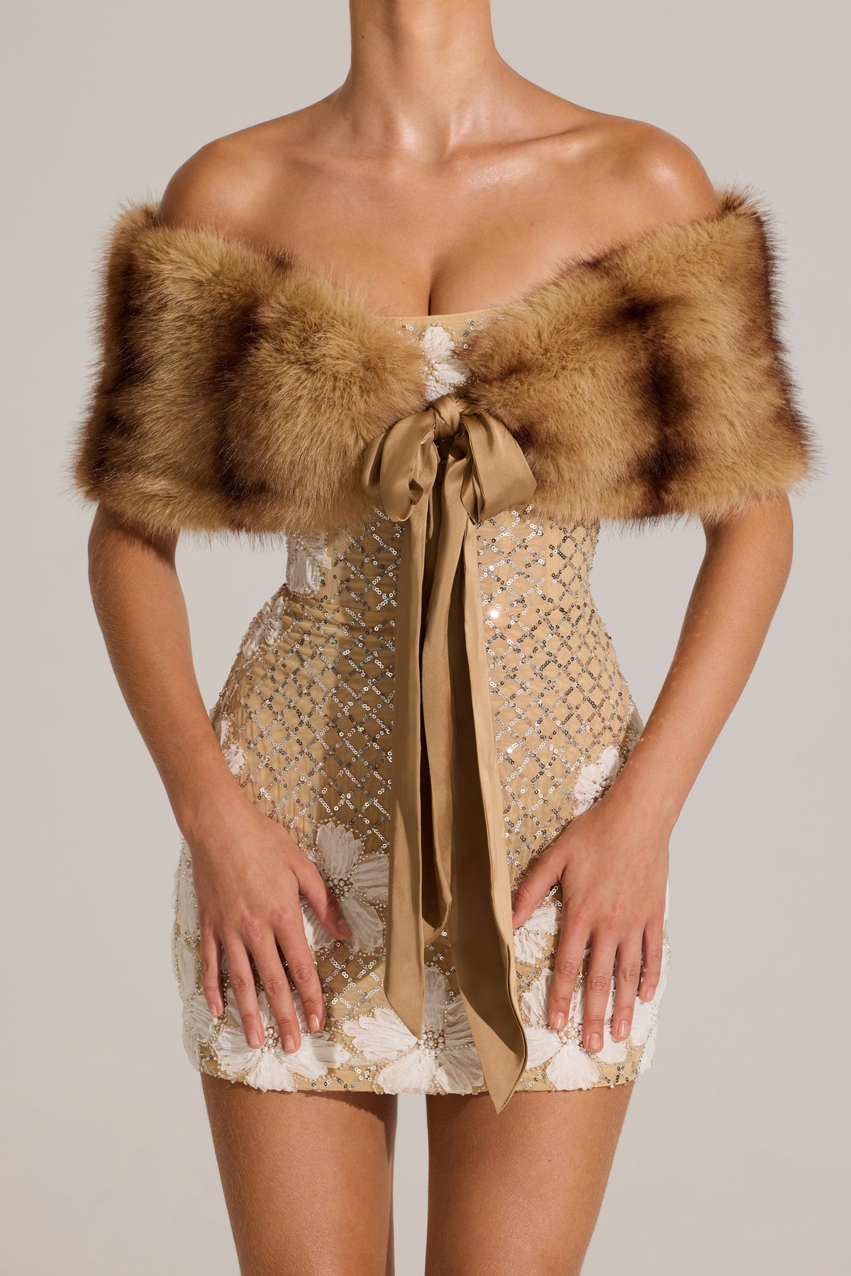 ⁣⁢Pelz-Schleifen-Stola in Mink⁤⁣