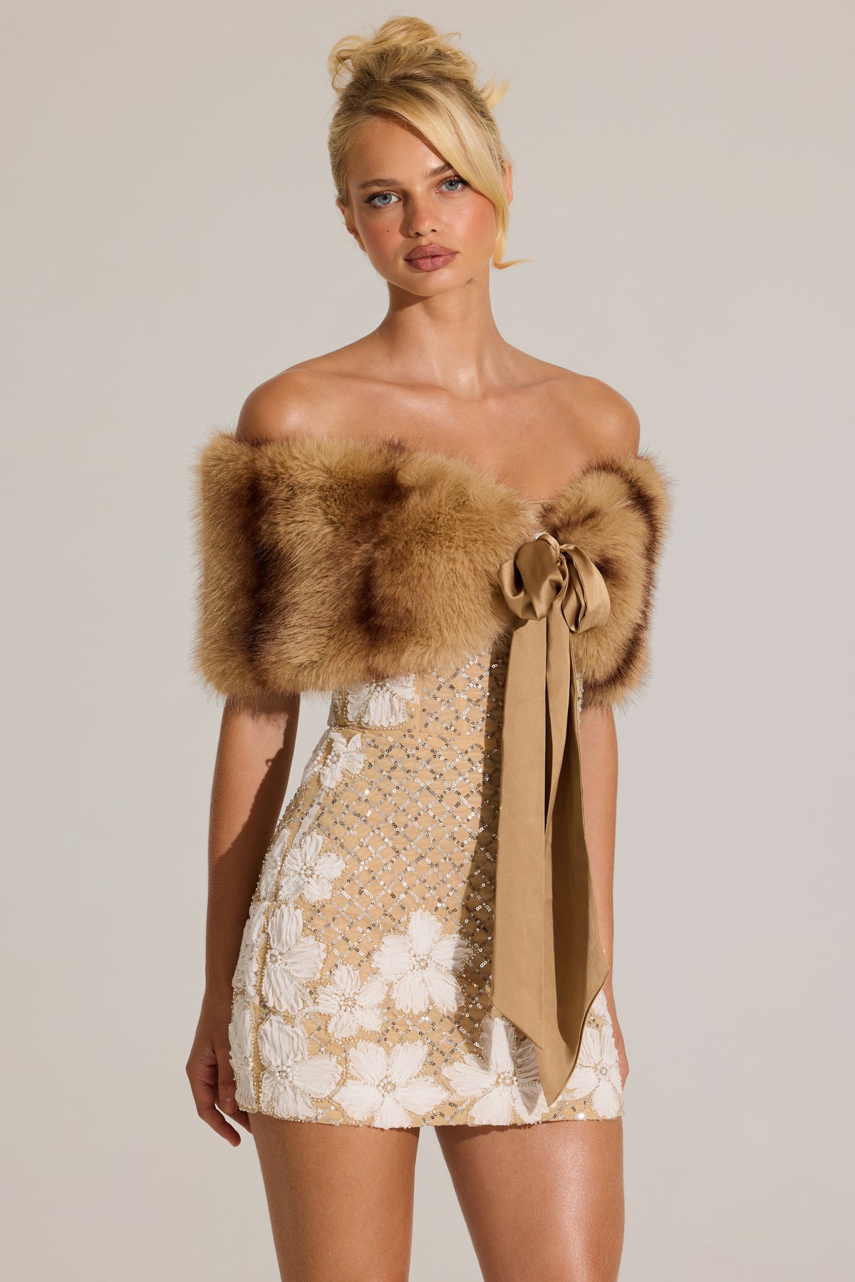 ⁣⁢Pelz-Schleifen-Stola in Mink⁤⁣