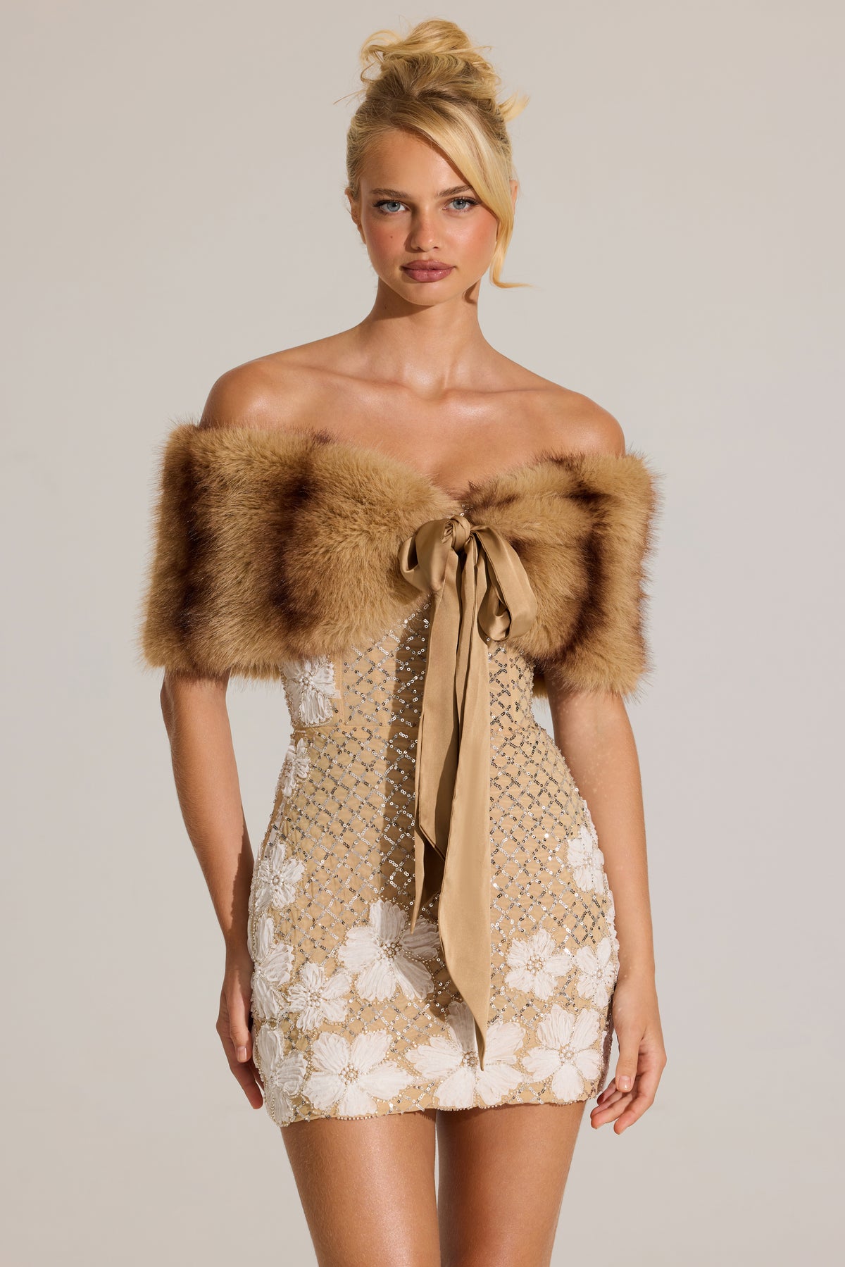 ⁣⁢Pelz-Schleifen-Stola in Mink⁤⁣ - 1