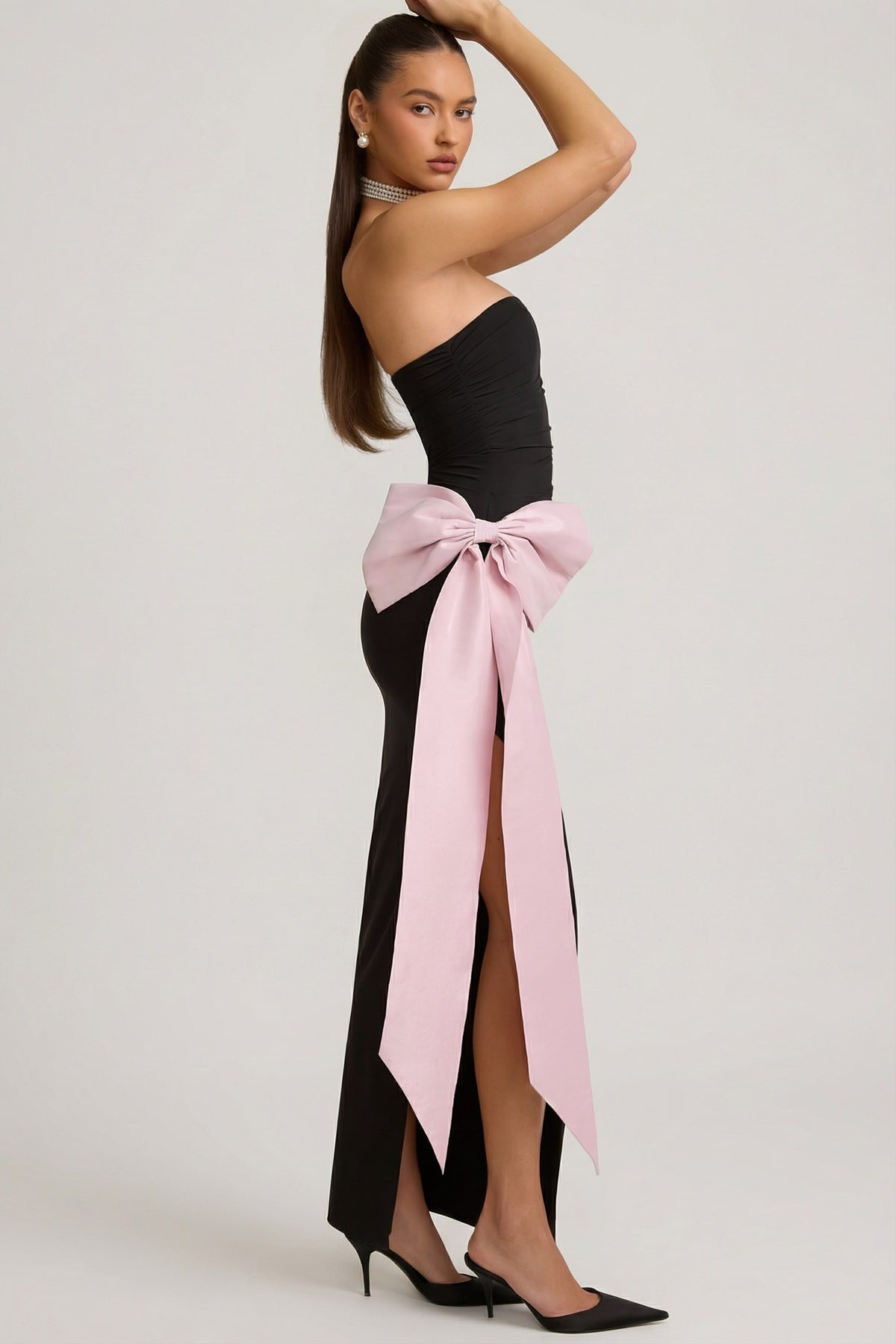 ⁣⁢Trägerloses Maxikleid mit Schleifen-Detail in Schwarz⁤⁣