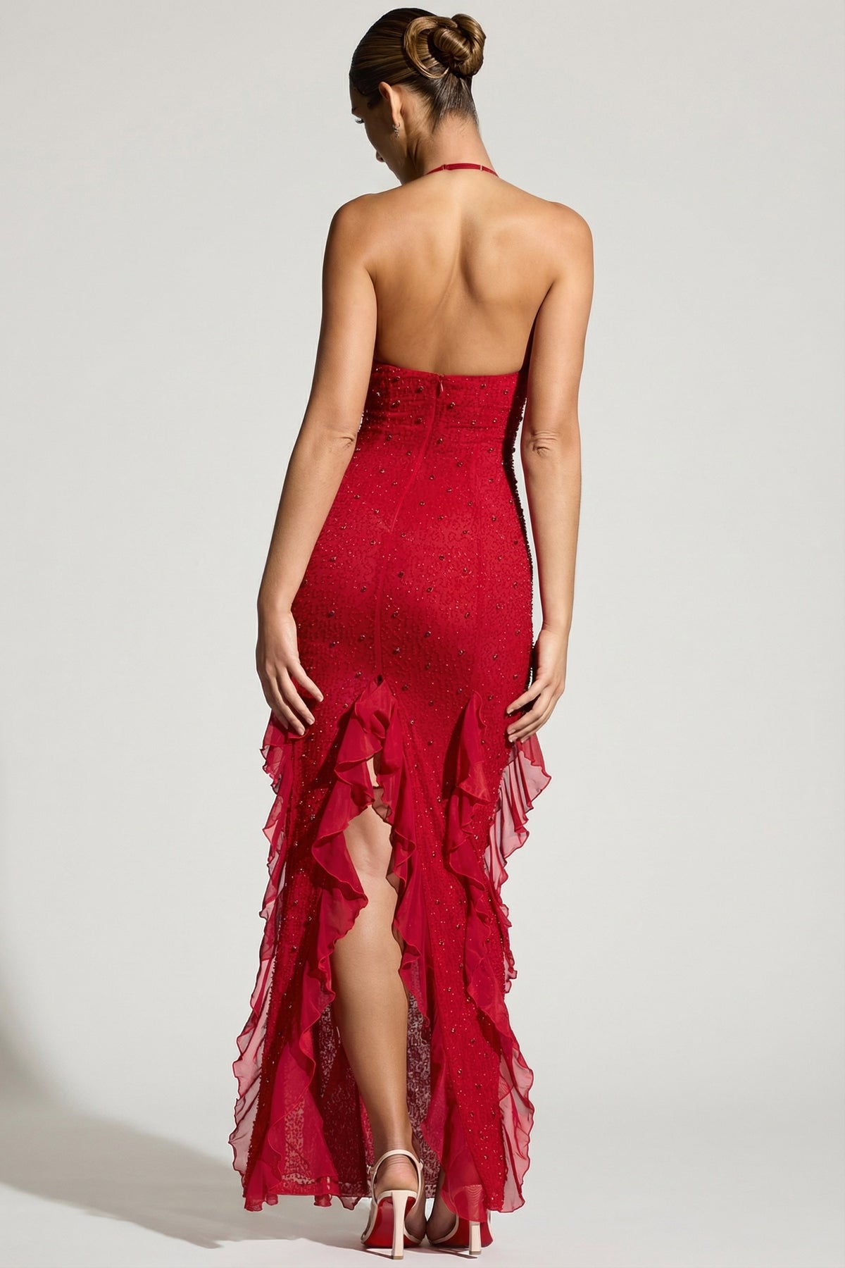 ⁣⁢Verziertes Neckholder-Maxikleid mit Rüschen in Rouge⁤⁣