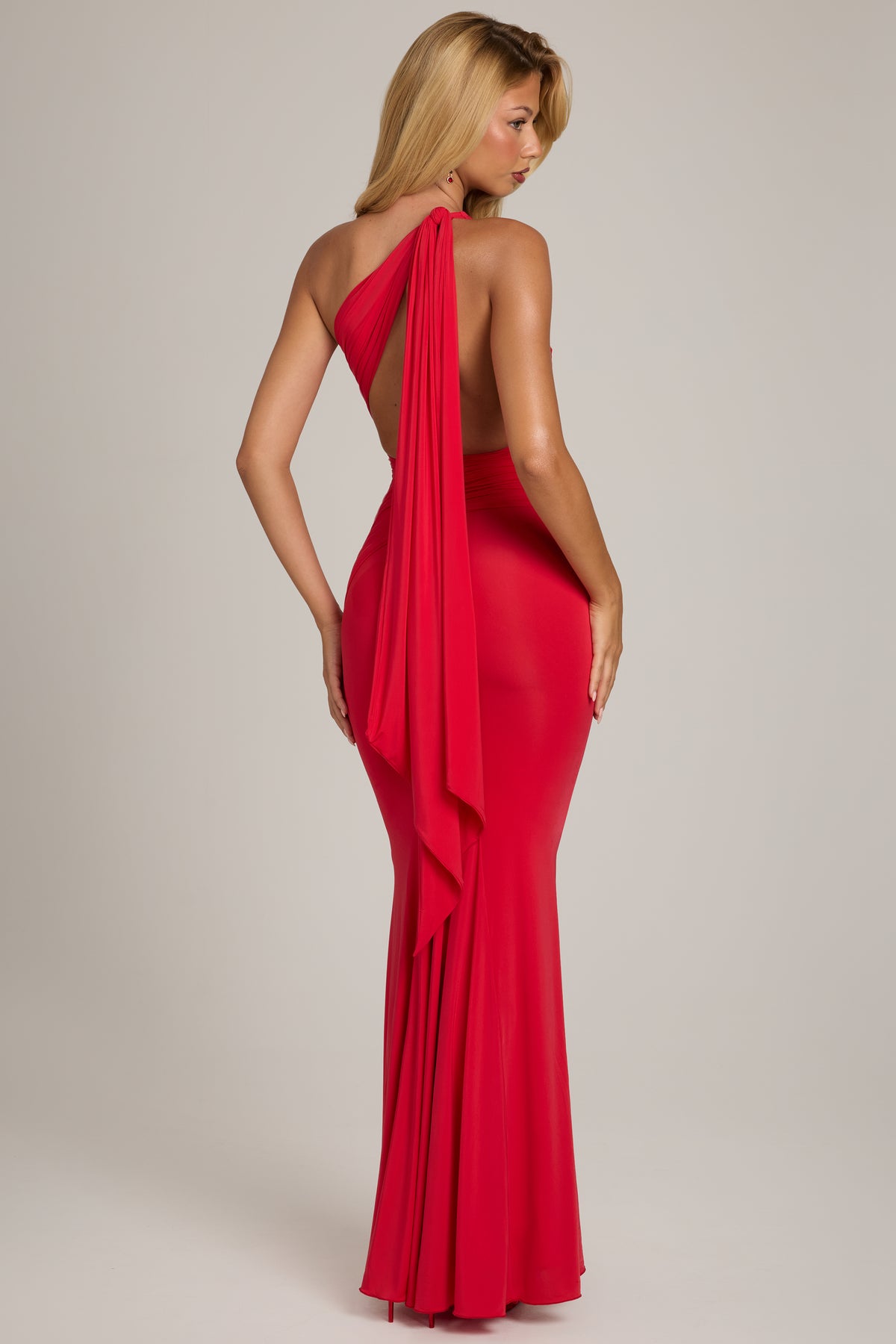 ⁣⁢Jersey-Maxikleid mit One-Shoulder-Ausschnitt in Scharlachrot⁤⁣
