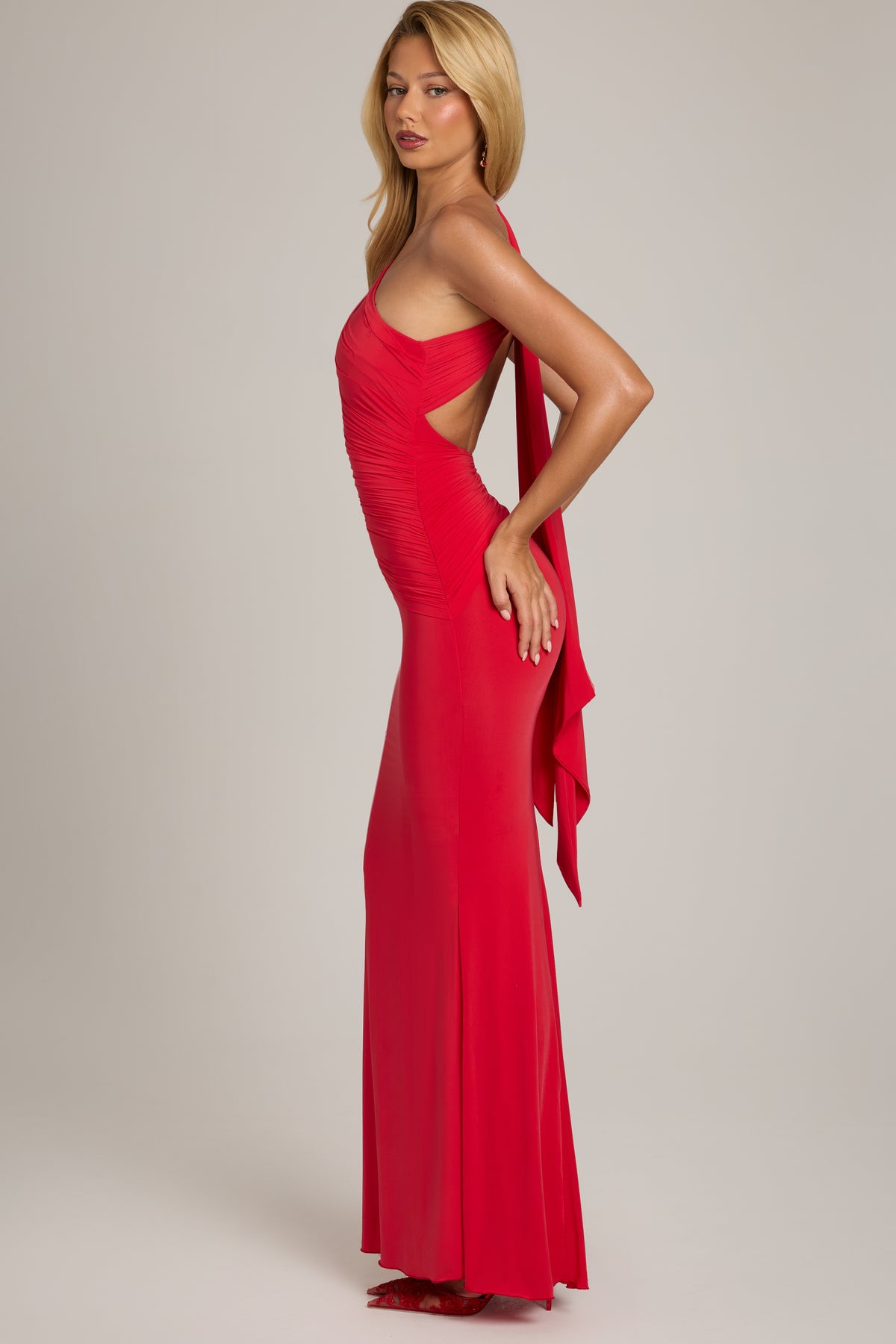 ⁣⁢Jersey-Maxikleid mit One-Shoulder-Ausschnitt in Scharlachrot⁤⁣