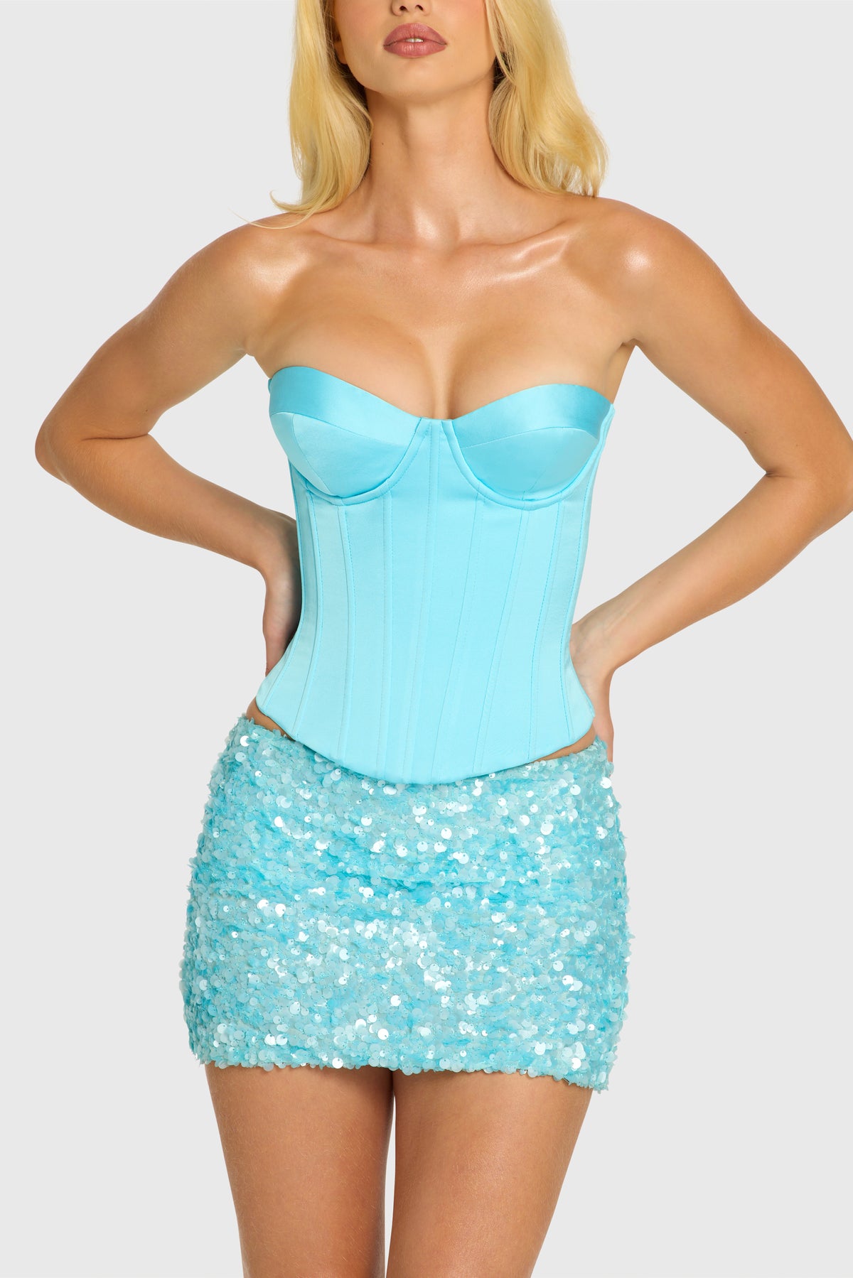 ⁣⁢Korsett-Crop-Top aus Satin mit Schnürung in Aquamarin⁤⁣
