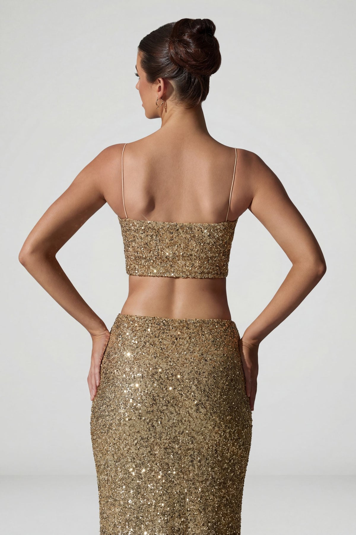 ⁣⁢Crop-Top mit verzierten Cut-outs in Gold⁤⁣