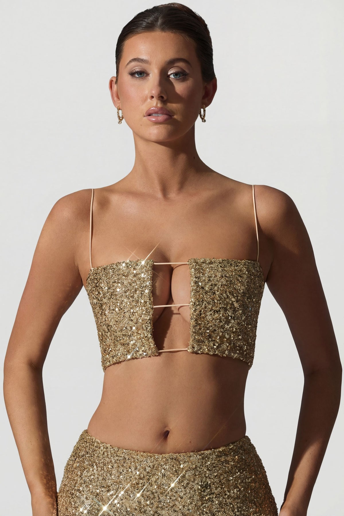 ⁣⁢Crop-Top mit verzierten Cut-outs in Gold⁤⁣