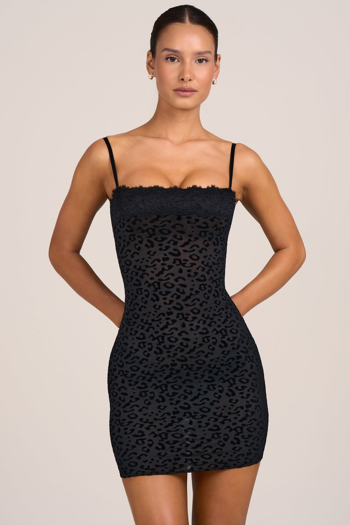 ⁣⁢Geflocktes Leo-Mesh-Minikleid in Schwarz⁤⁣ - 2