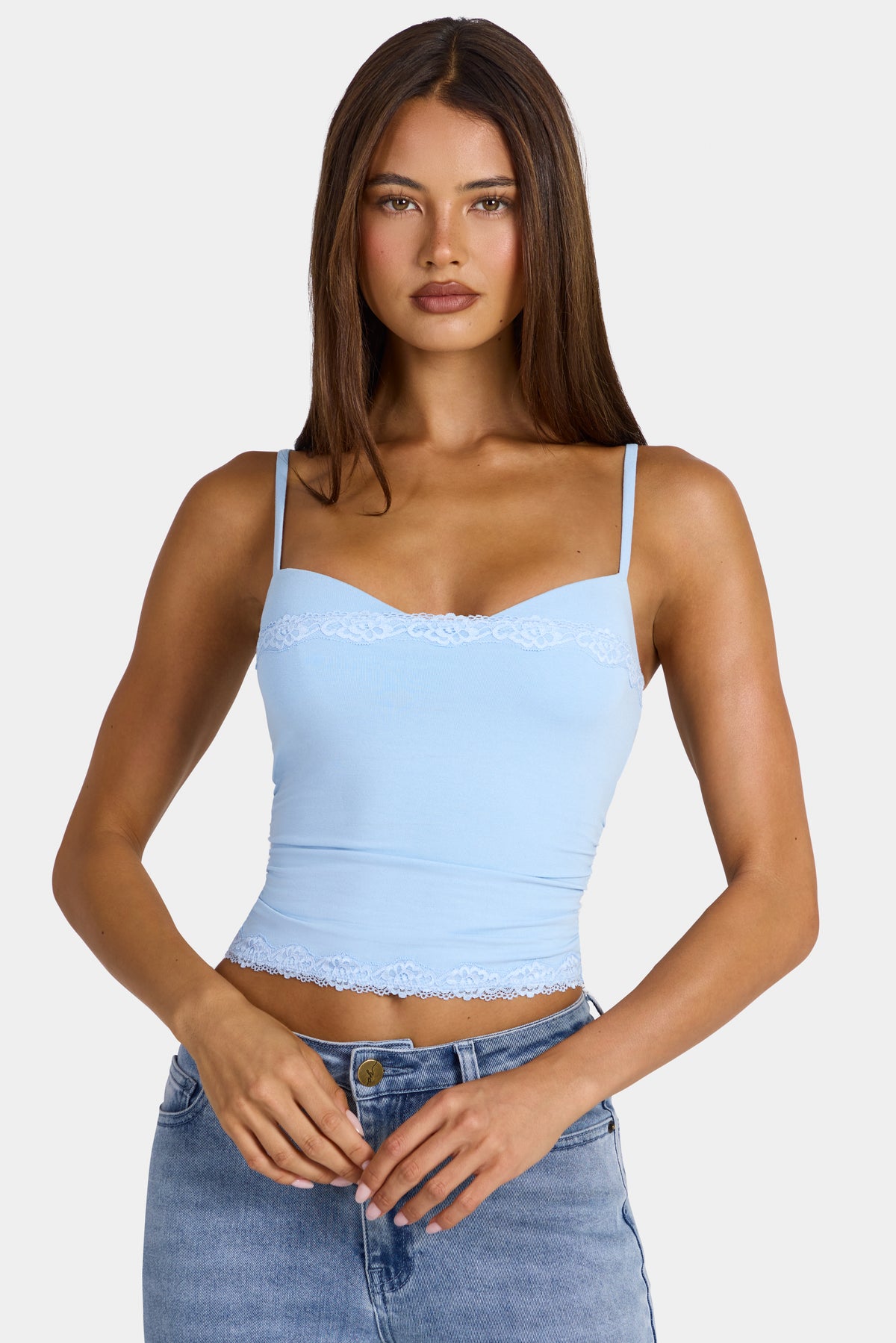 ⁣⁢Modal-Tanktop mit Spitzenbesatz und Peekaboo-Detail in Arctic Blue⁤⁣ - 1