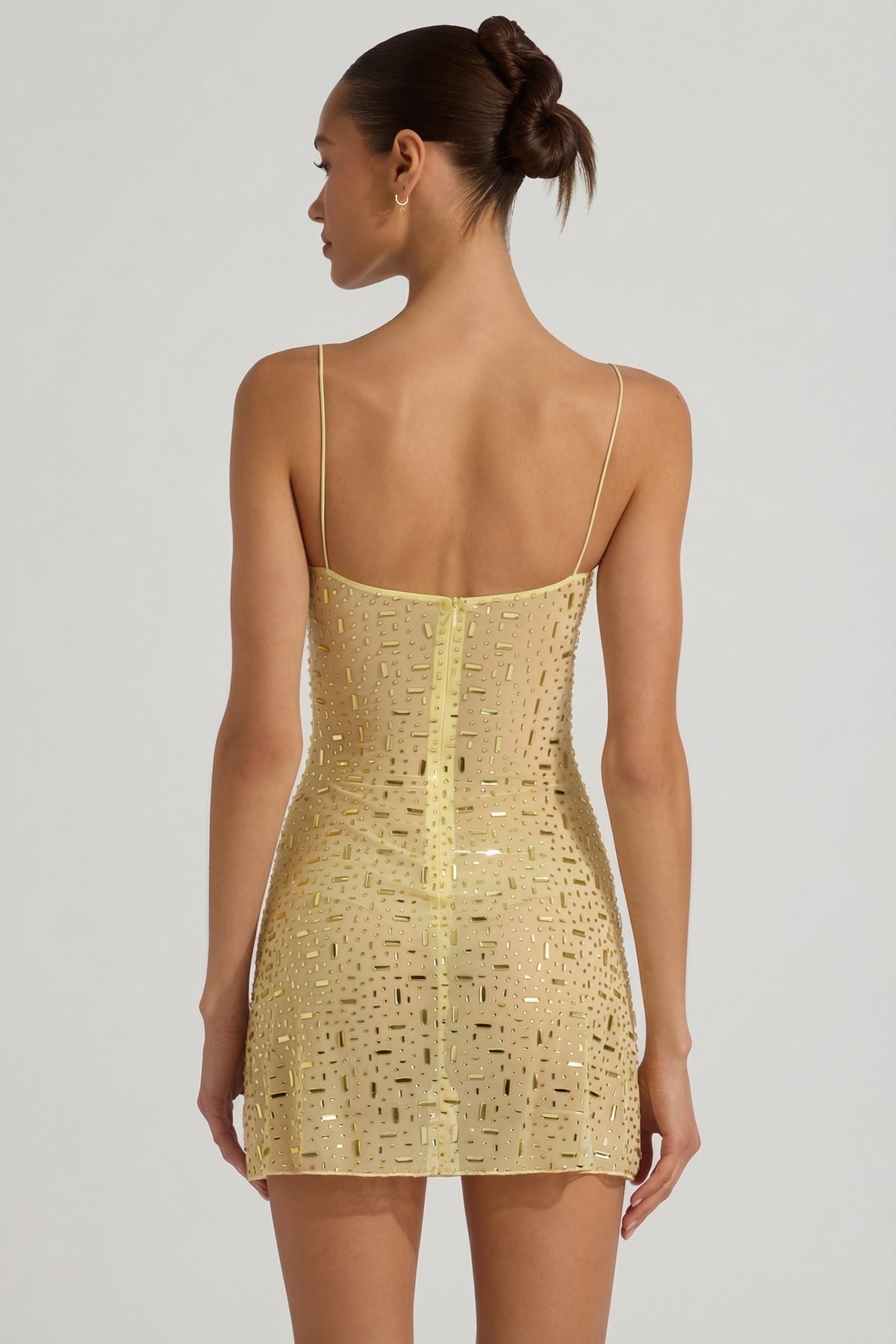 ⁣⁢Transparentes, verziertes Minikleid mit eckigem Ausschnitt in Gelb⁤⁣