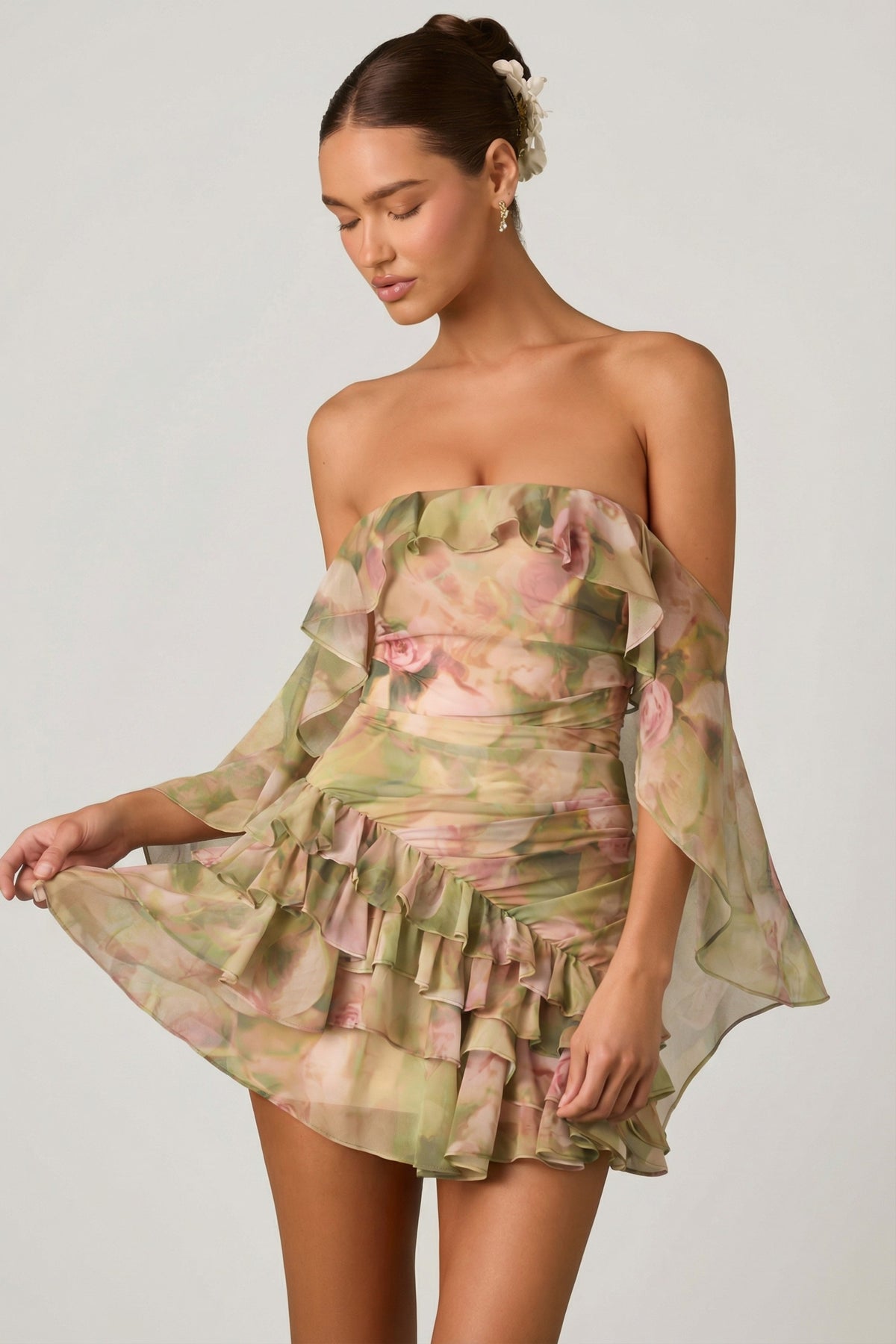 ⁣⁢Off-Shoulder-Minikleid mit Rüschen im bunten Blumenmuster⁤⁣
