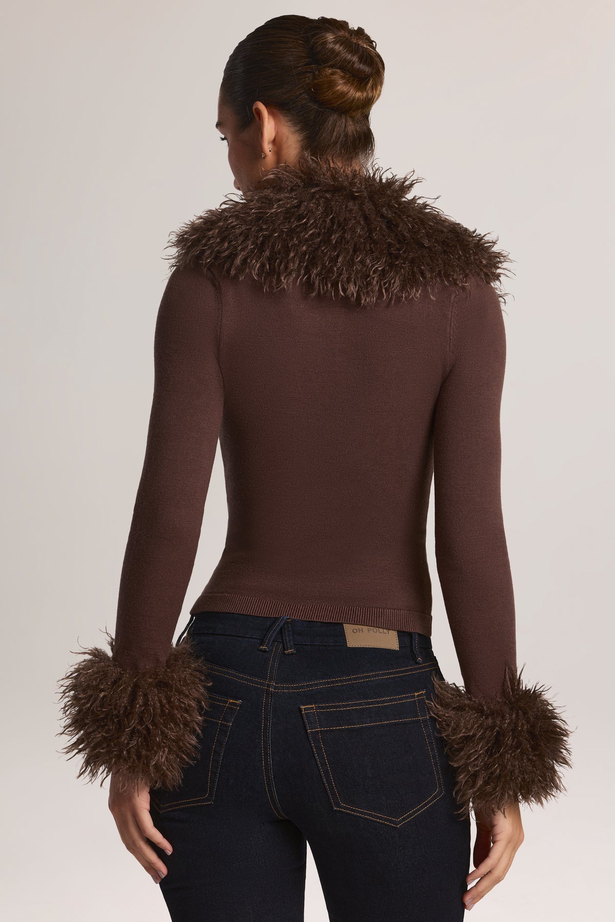 ⁣⁢Cardigan mit mongolischem Fellbesatz in Chocolate Brown⁤⁣ - 2