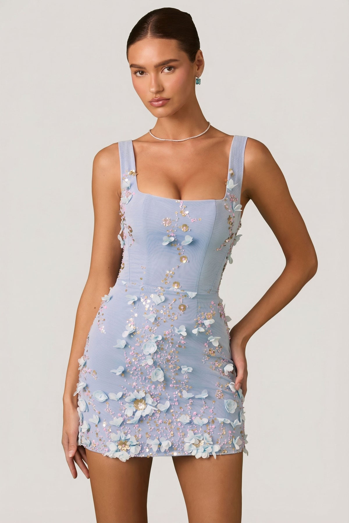 ⁣⁢Verziertes Minikleid mit Applikation und Korsett-Detail in Himmelblau⁤⁣