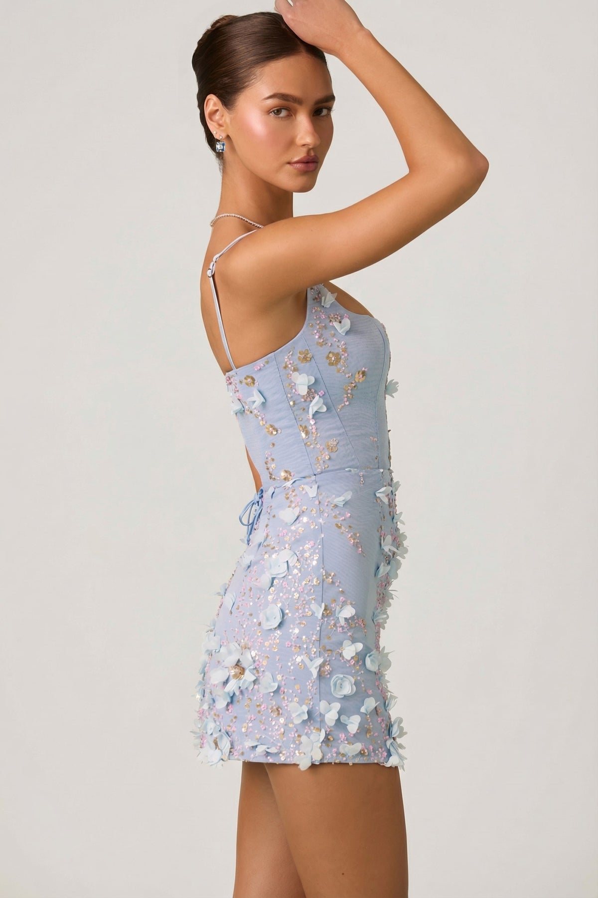 ⁣⁢Verziertes Minikleid mit Applikation und Korsett-Detail in Himmelblau⁤⁣