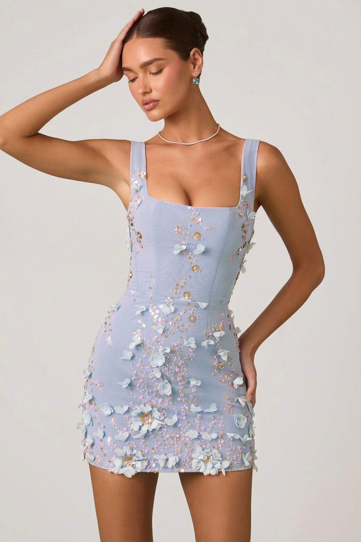 ⁣⁢Verziertes Minikleid mit Applikation und Korsett-Detail in Himmelblau⁤⁣