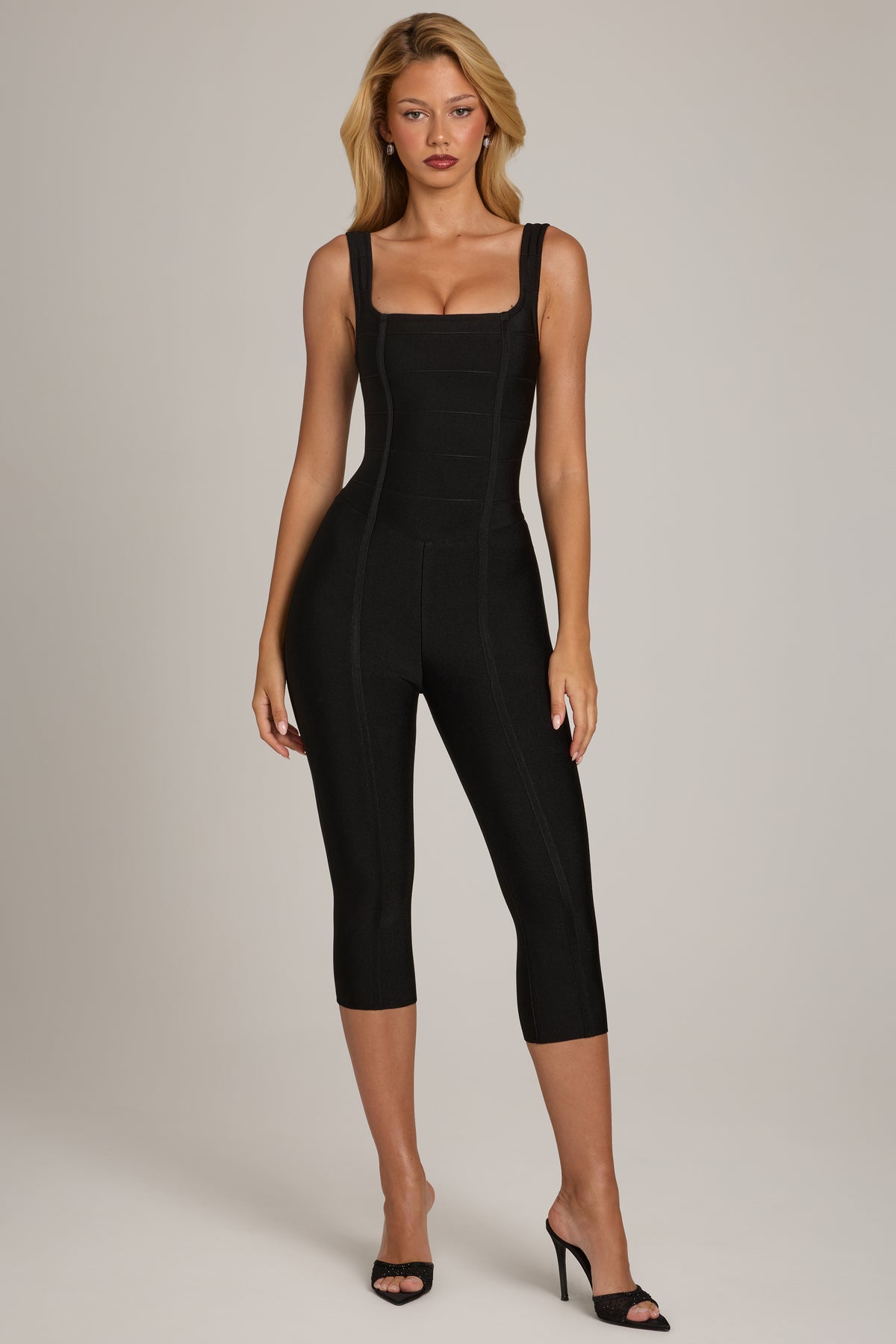⁣⁢Bandage-Capri-Jumpsuit in Schwarz⁤⁣