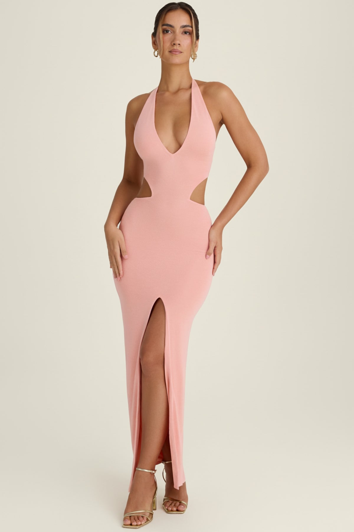 ⁣⁢Neckholder-Maxikleid mit Cut-out in Apricot⁤⁣