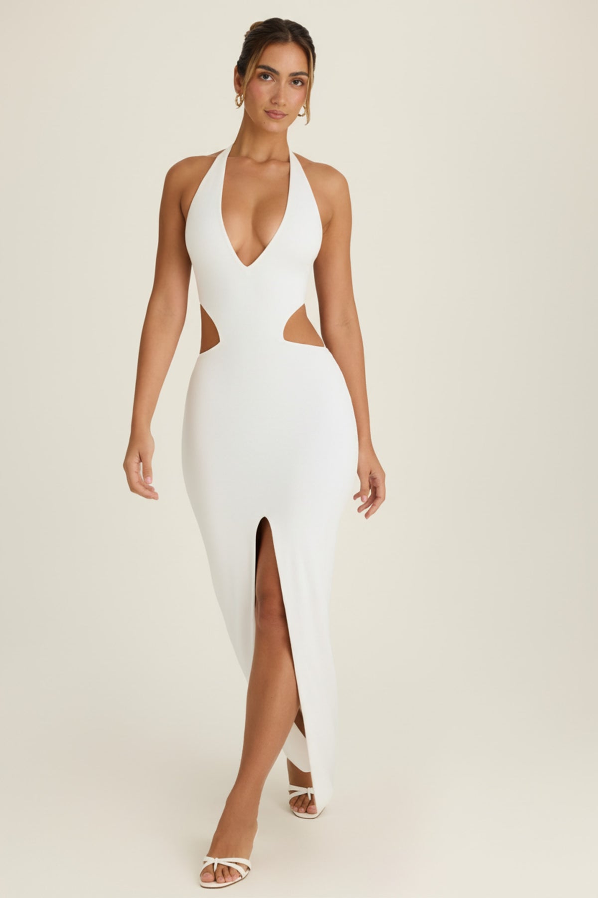 ⁣⁢Cut-Out-Neckholder-Maxikleid in Weiß⁤⁣