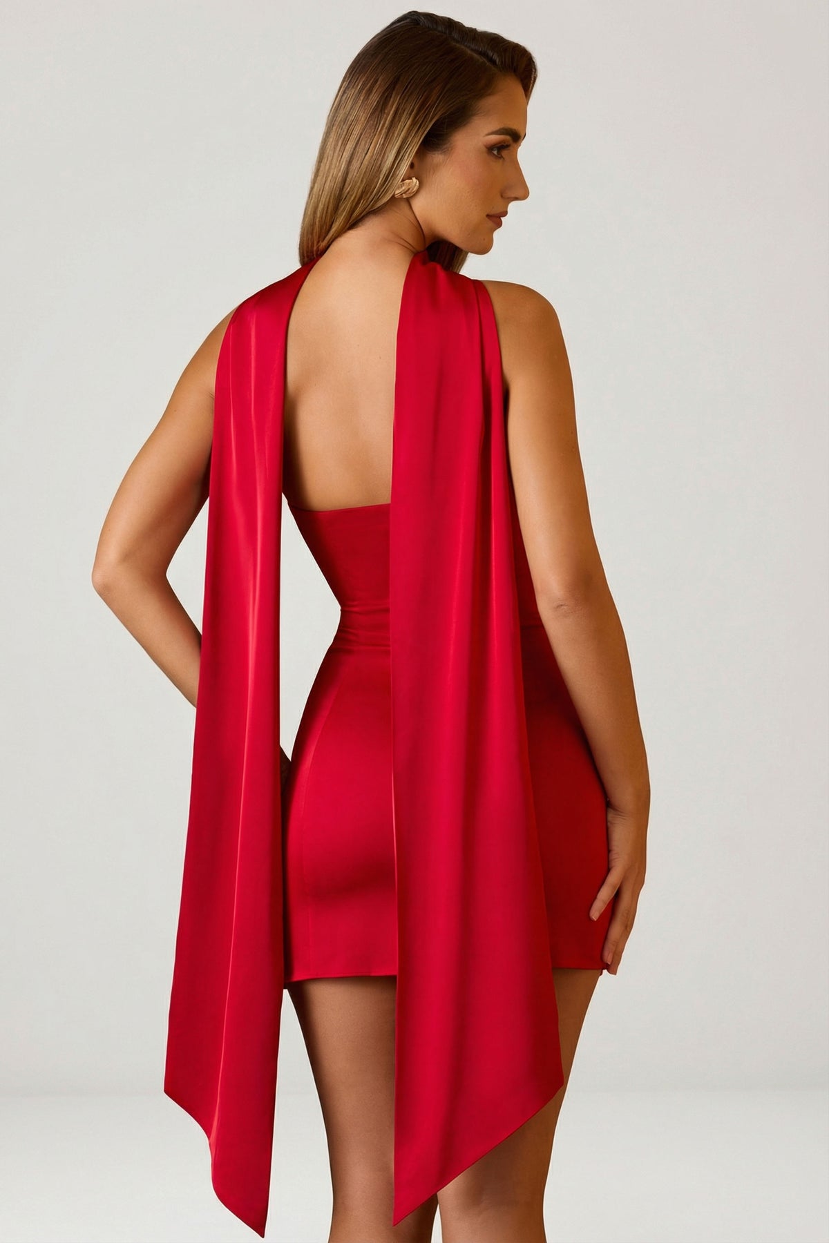 ⁣⁢Trägerloses A-Linien-Minikleid mit Schal-Detail in Scharlachrot⁤⁣