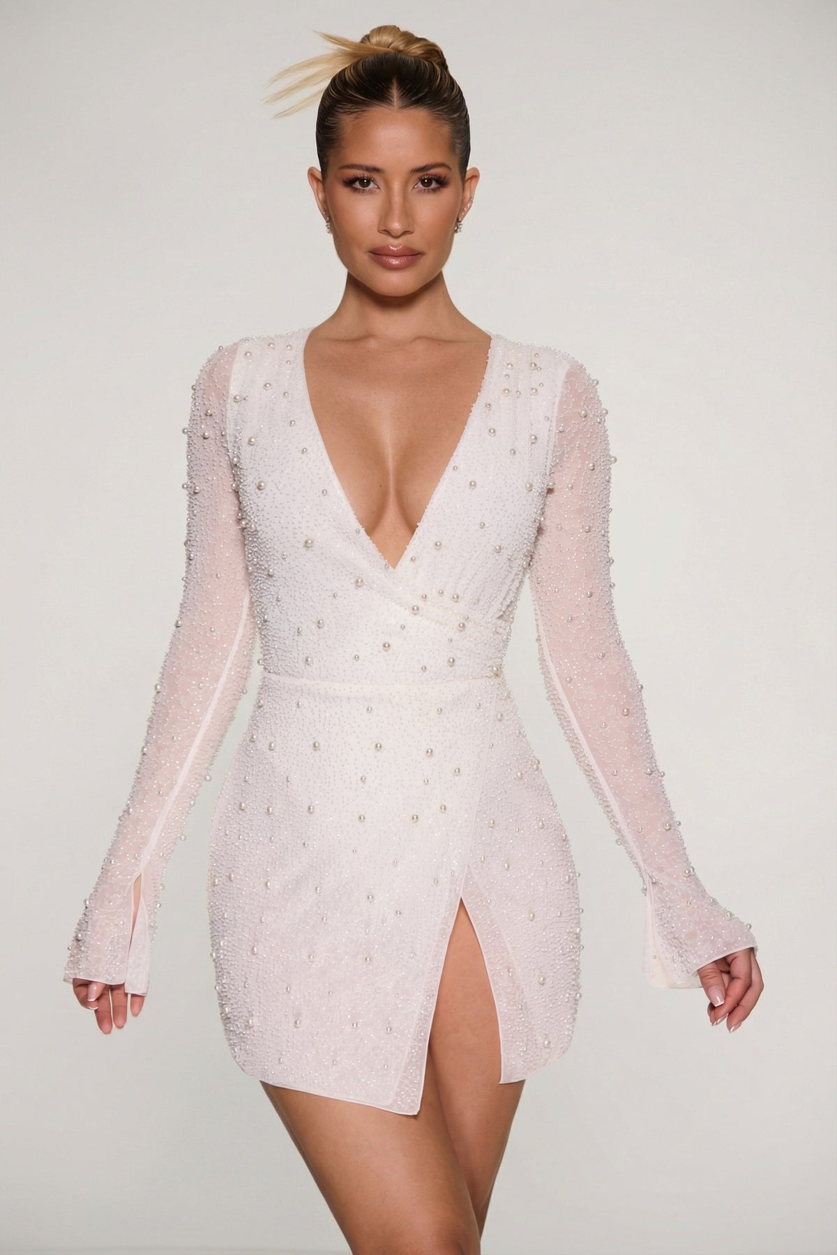 ⁣⁢Verziertes Wickel-A-Linien-Minikleid in Ivory⁤⁣