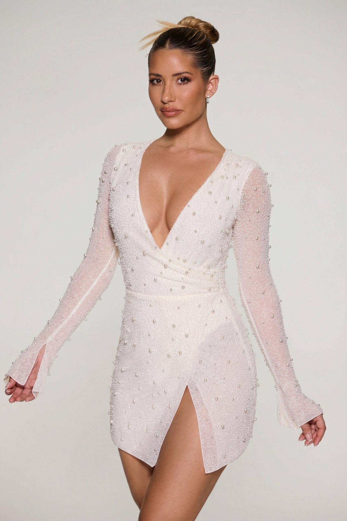 ⁣⁢Verziertes Wickel-A-Linien-Minikleid in Ivory⁤⁣