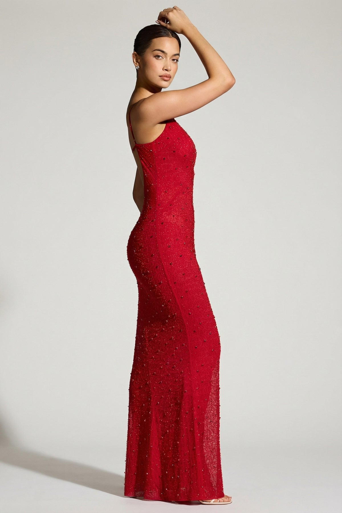 ⁣⁢Verziertes Abendkleid mit tiefem Ausschnitt in Rot⁤⁣